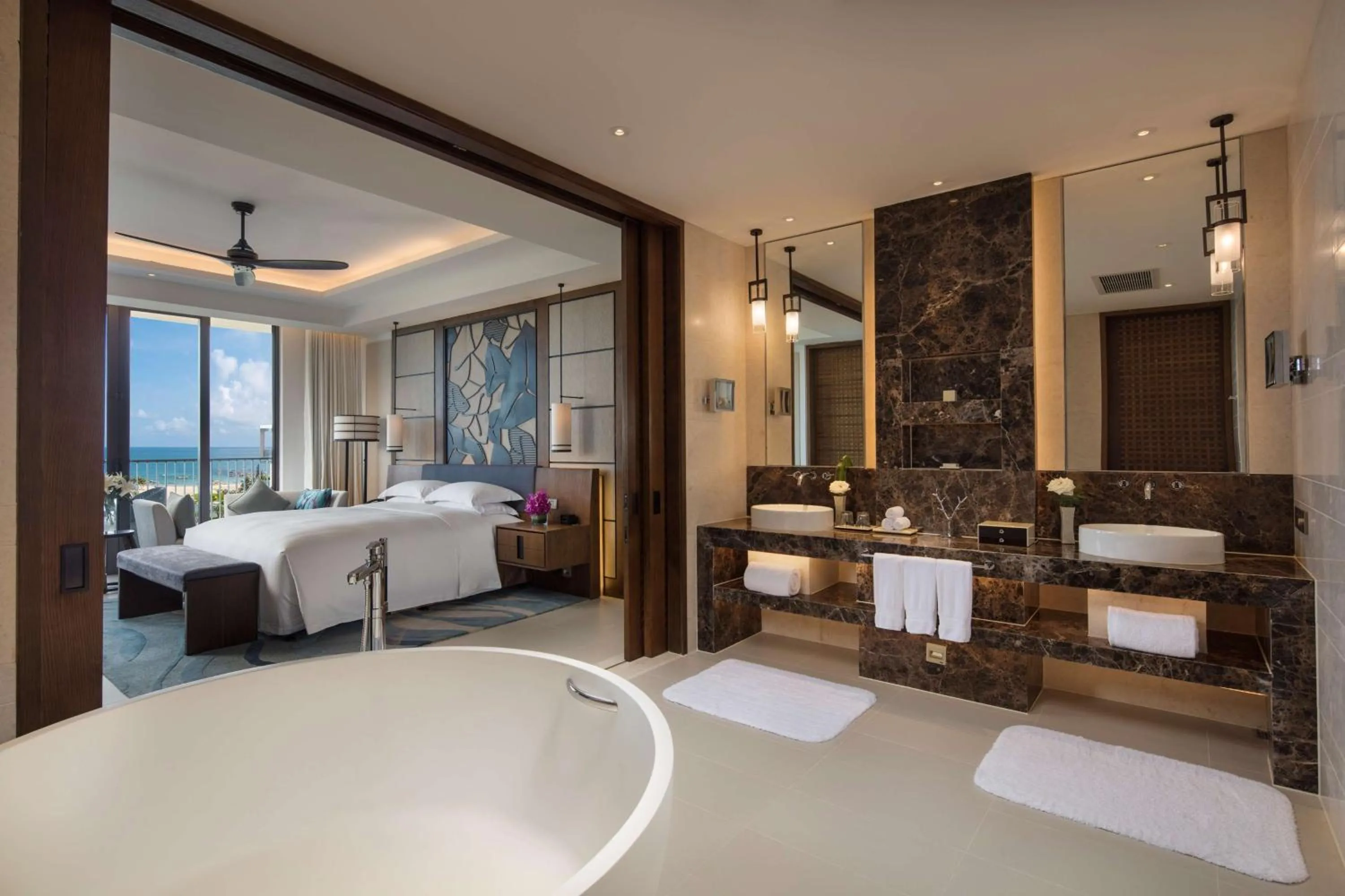 Bathroom, Bed in Hilton Wenchang