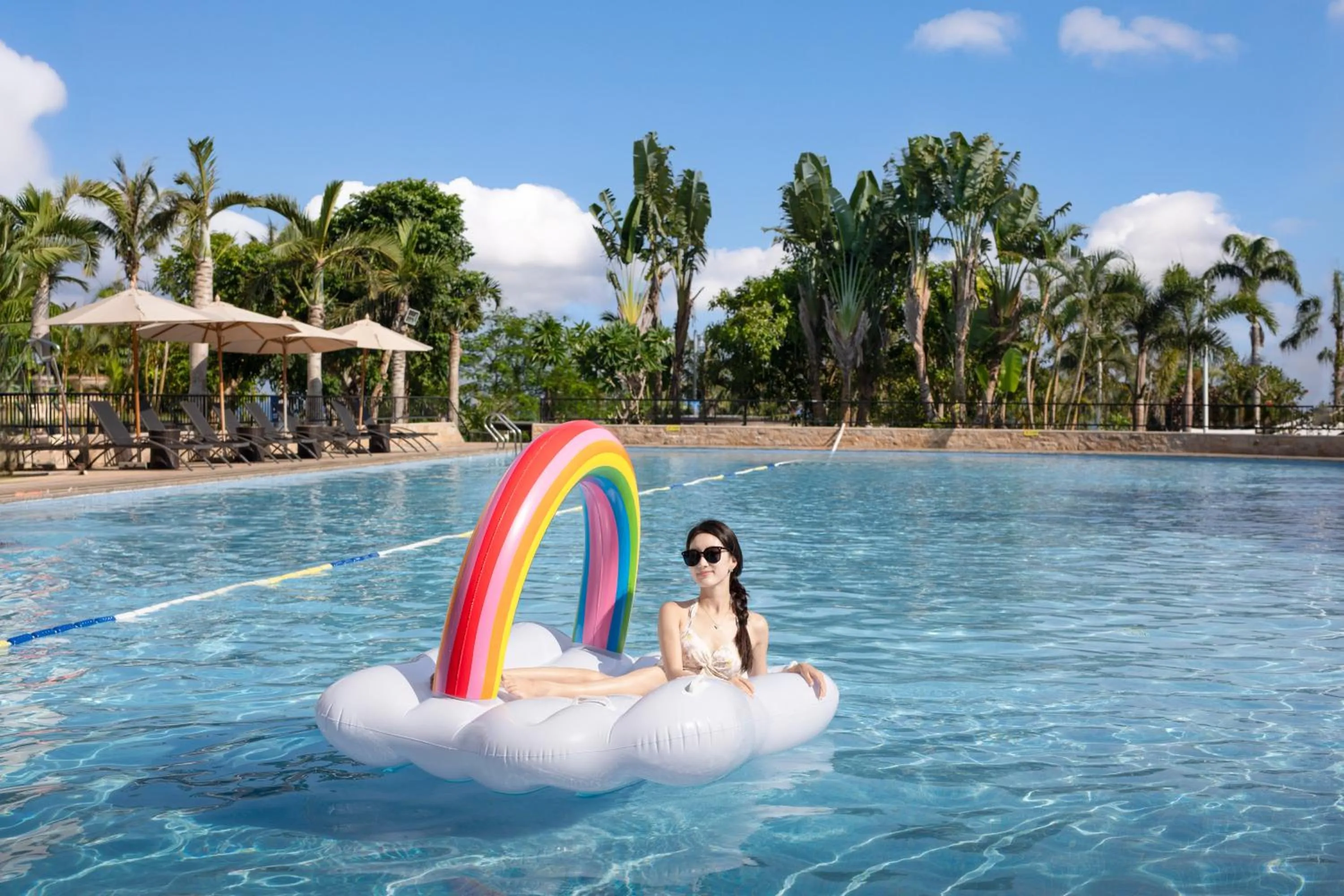Swimming pool in Hilton Wenchang