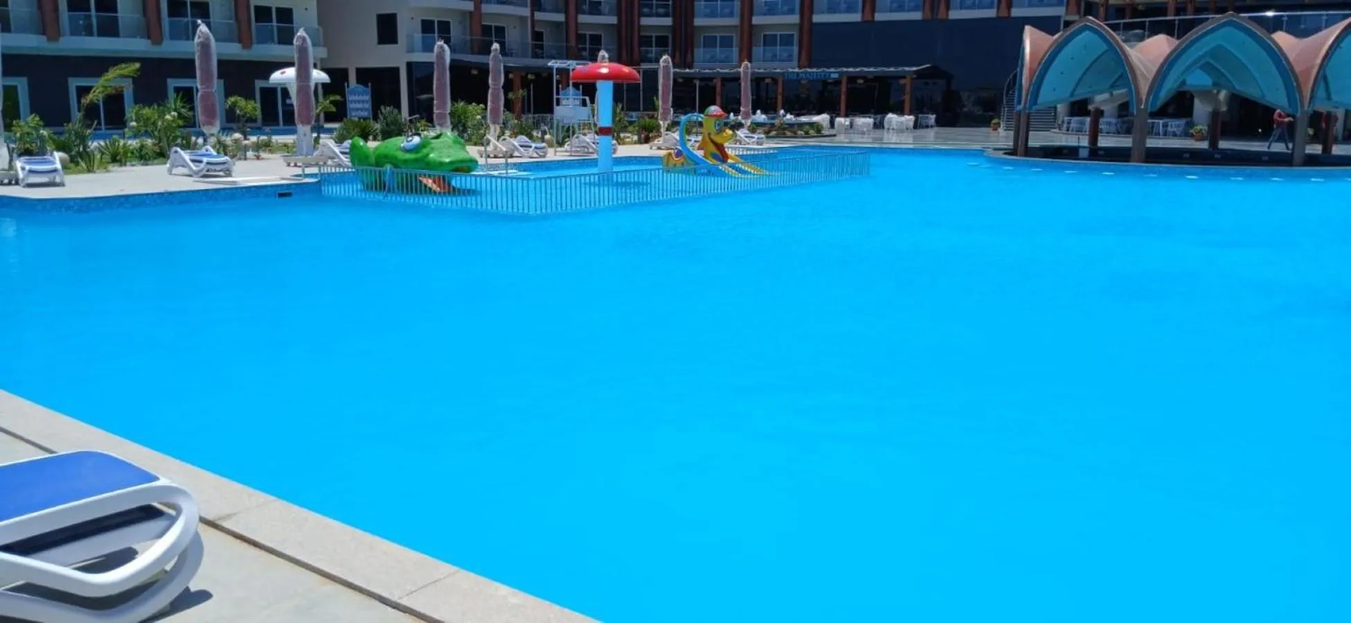 Swimming pool in Rewaya Majestic Resort