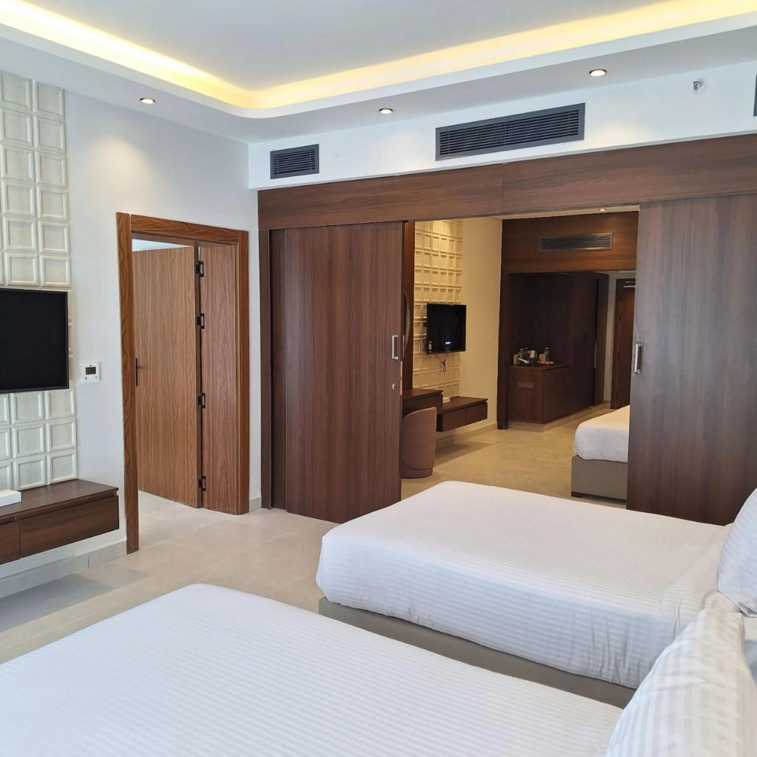 Bedroom, Bed in Rewaya Majestic Resort