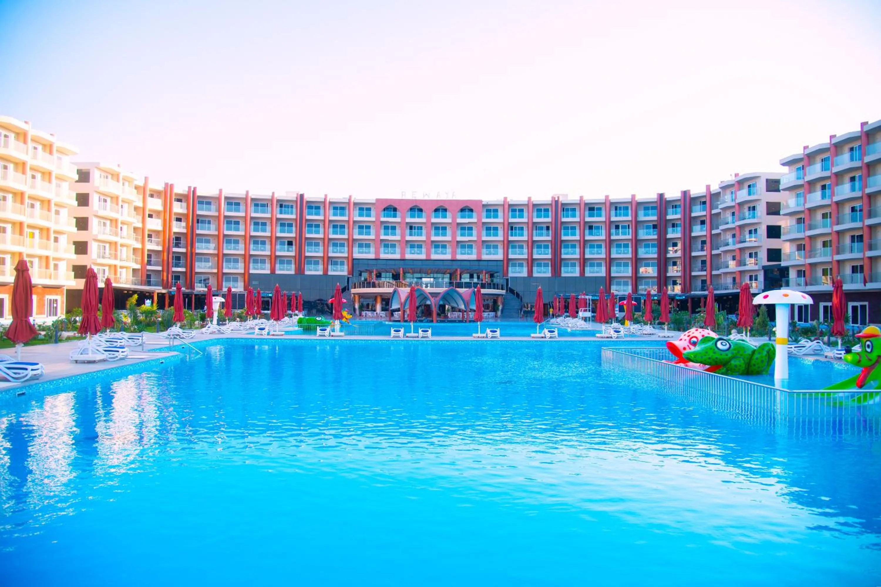 Swimming pool in Rewaya Majestic Resort