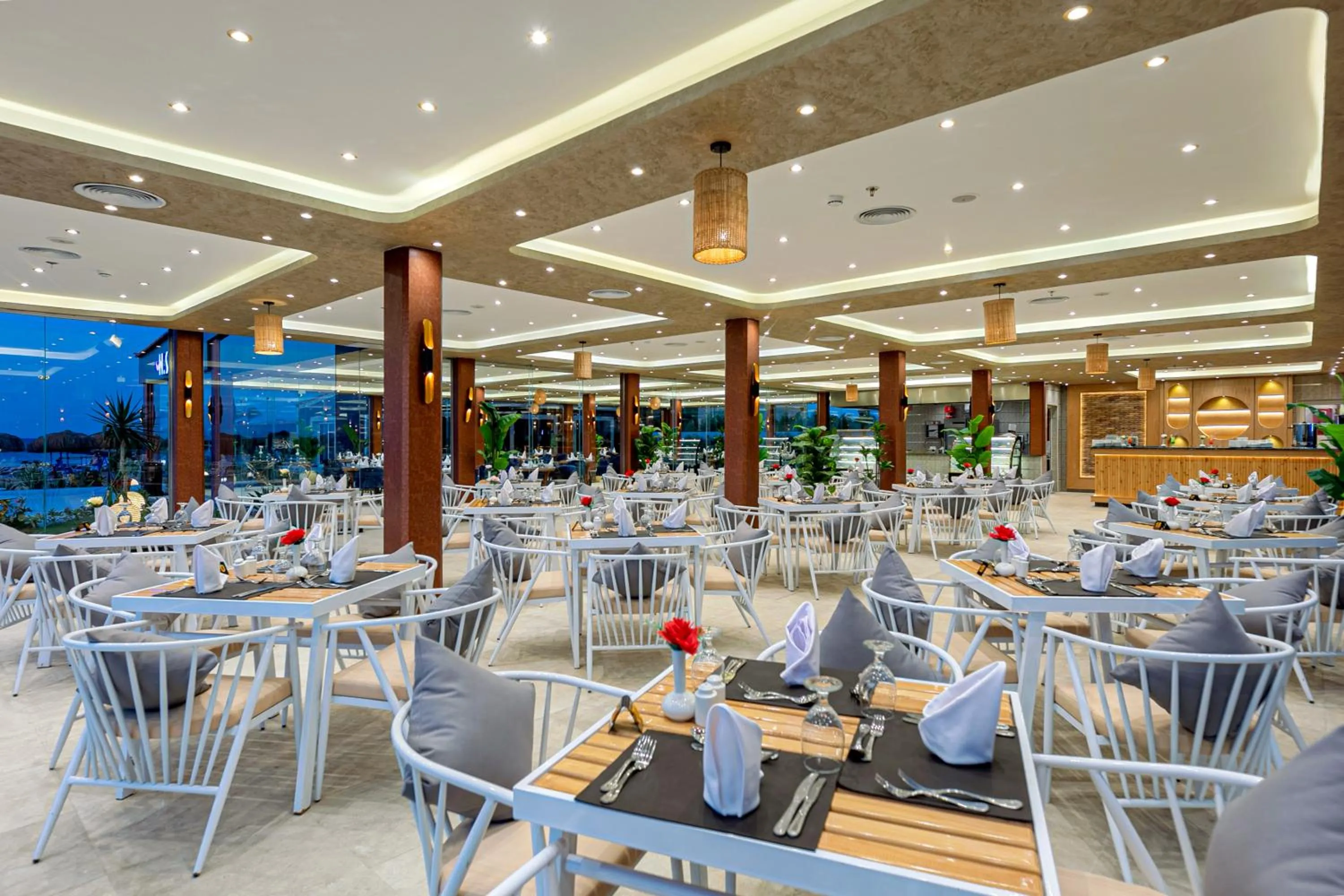 Restaurant/places to eat in Rewaya Majestic Resort