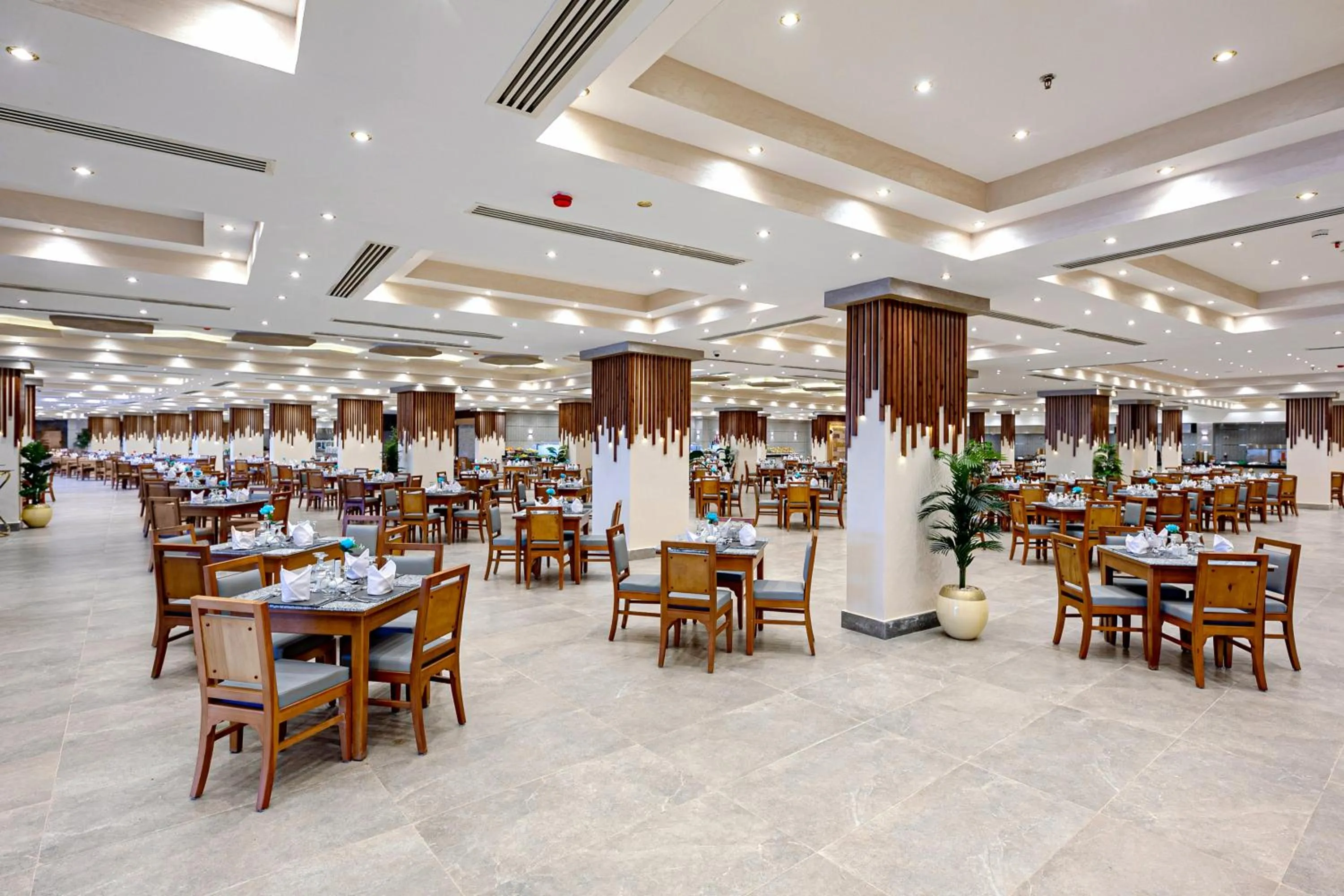 Restaurant/places to eat in Rewaya Majestic Resort