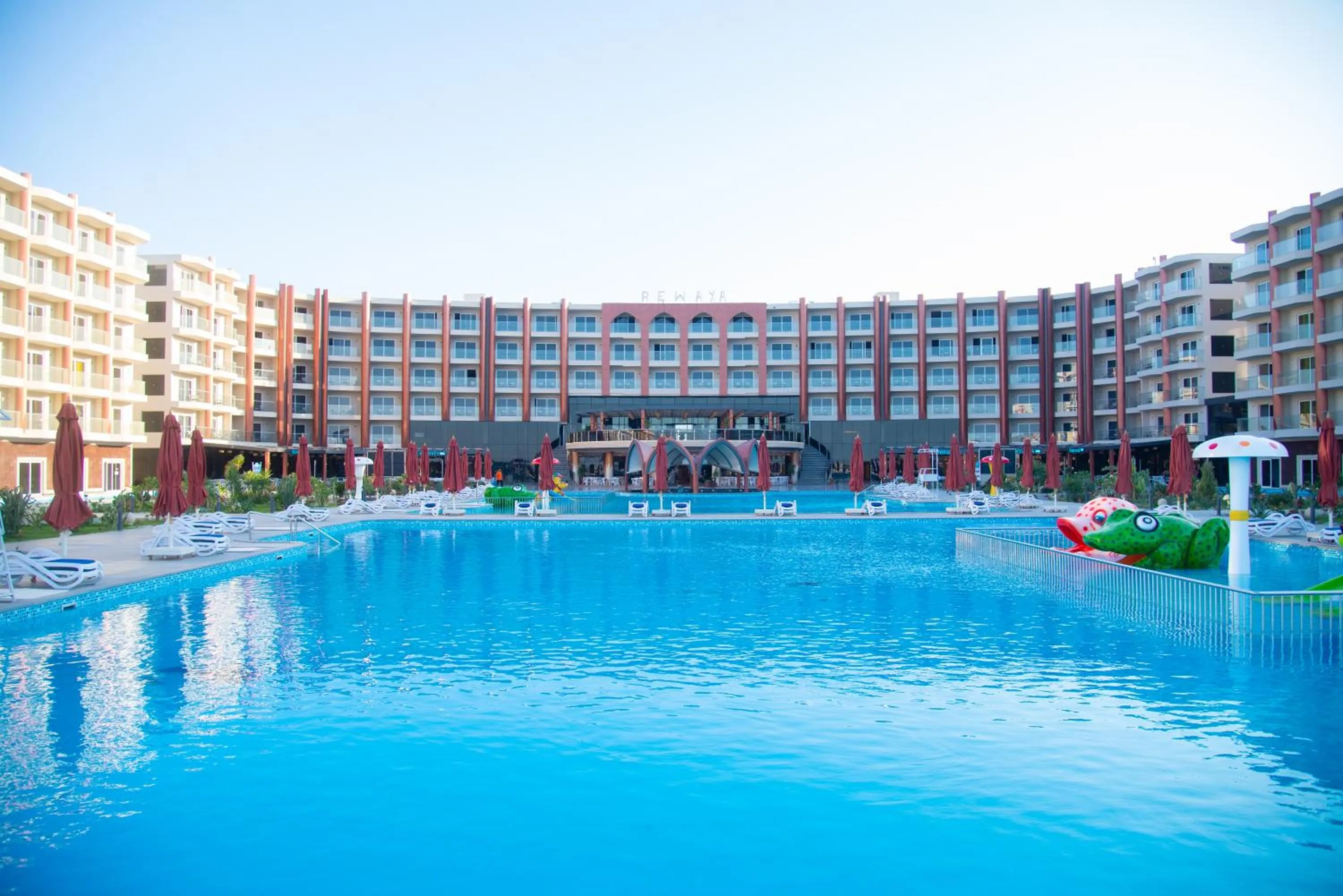 Swimming pool in Rewaya Majestic Resort