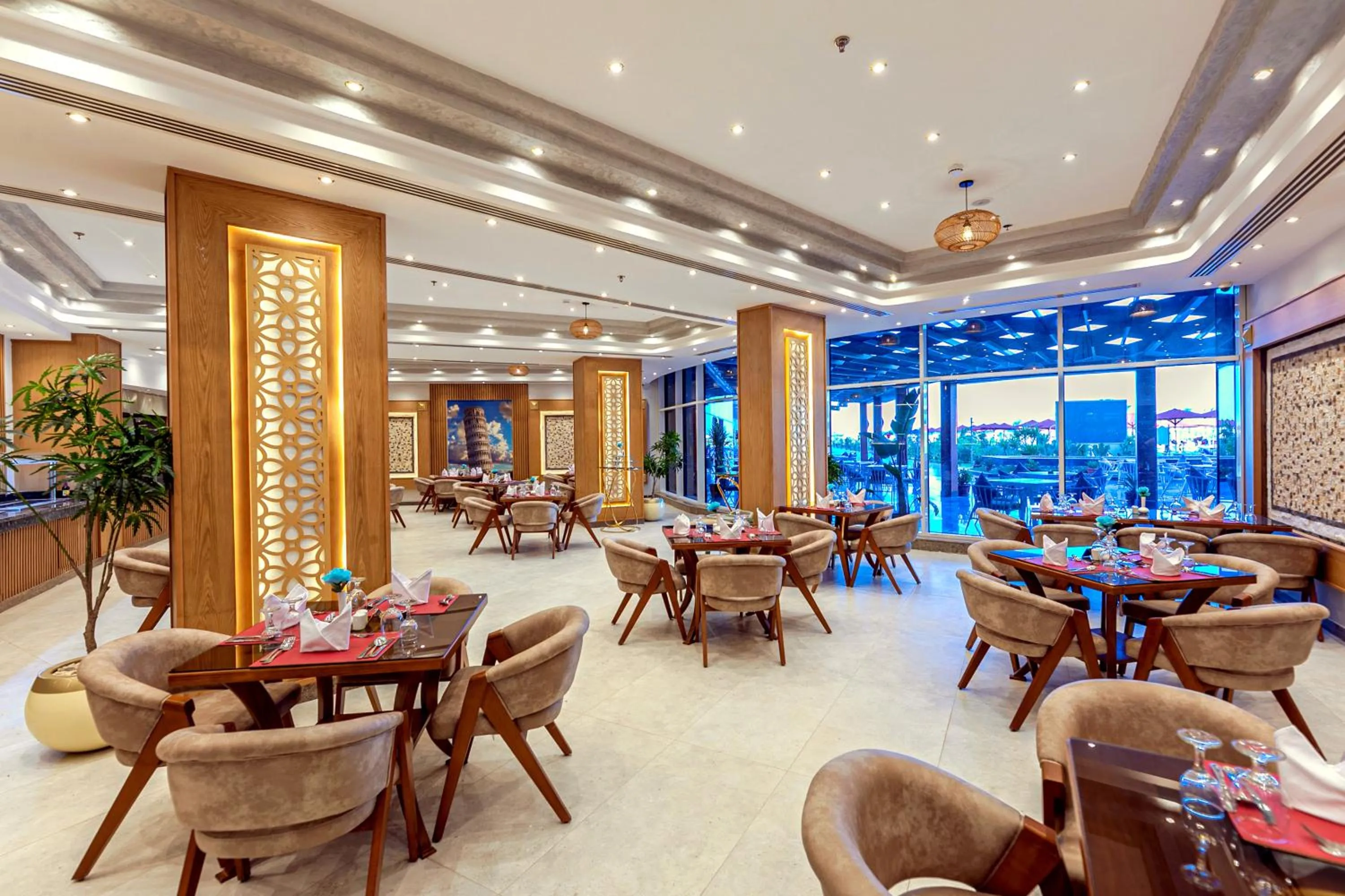 Restaurant/places to eat in Rewaya Majestic Resort