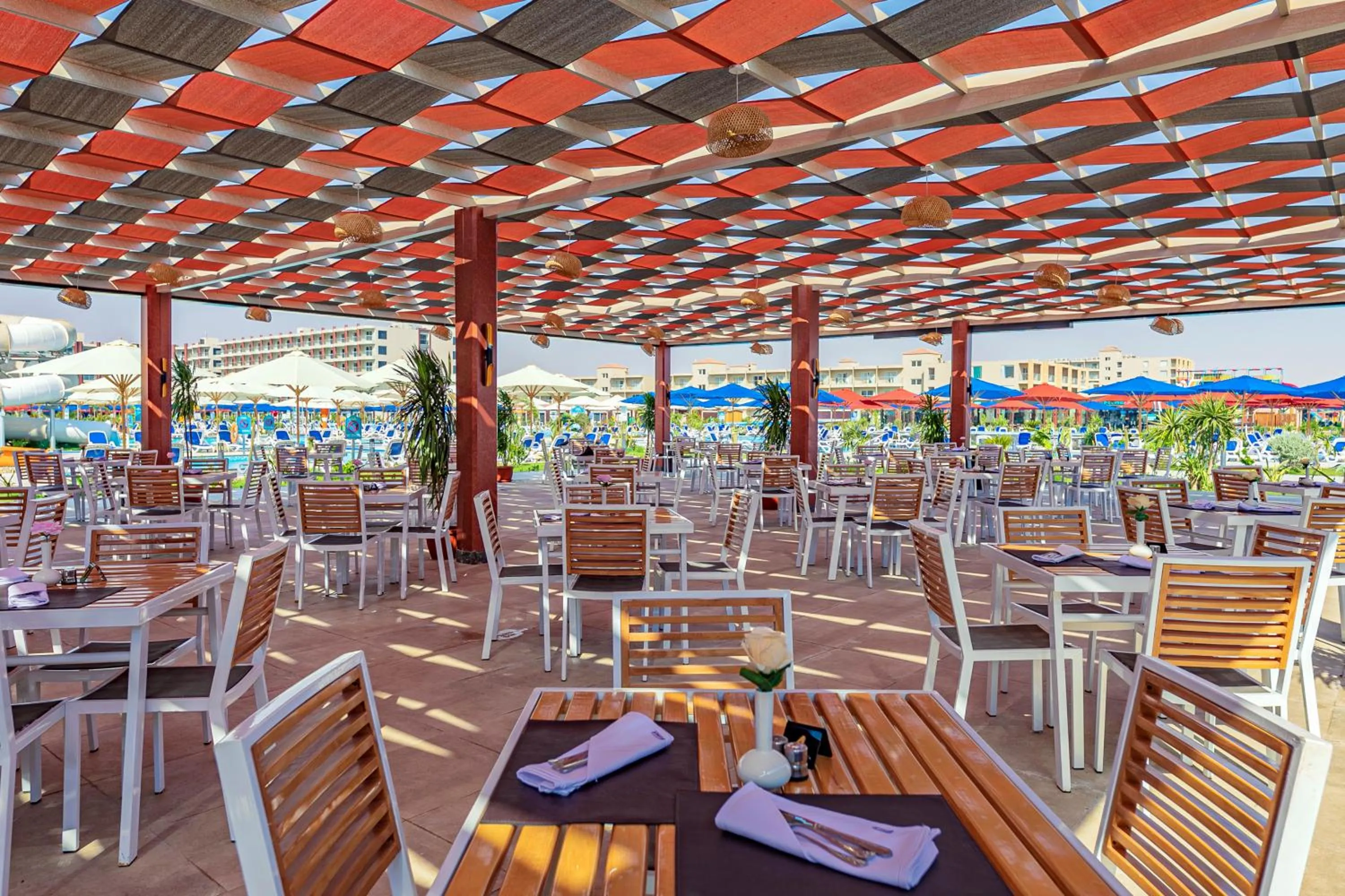 Restaurant/places to eat in Rewaya Majestic Resort