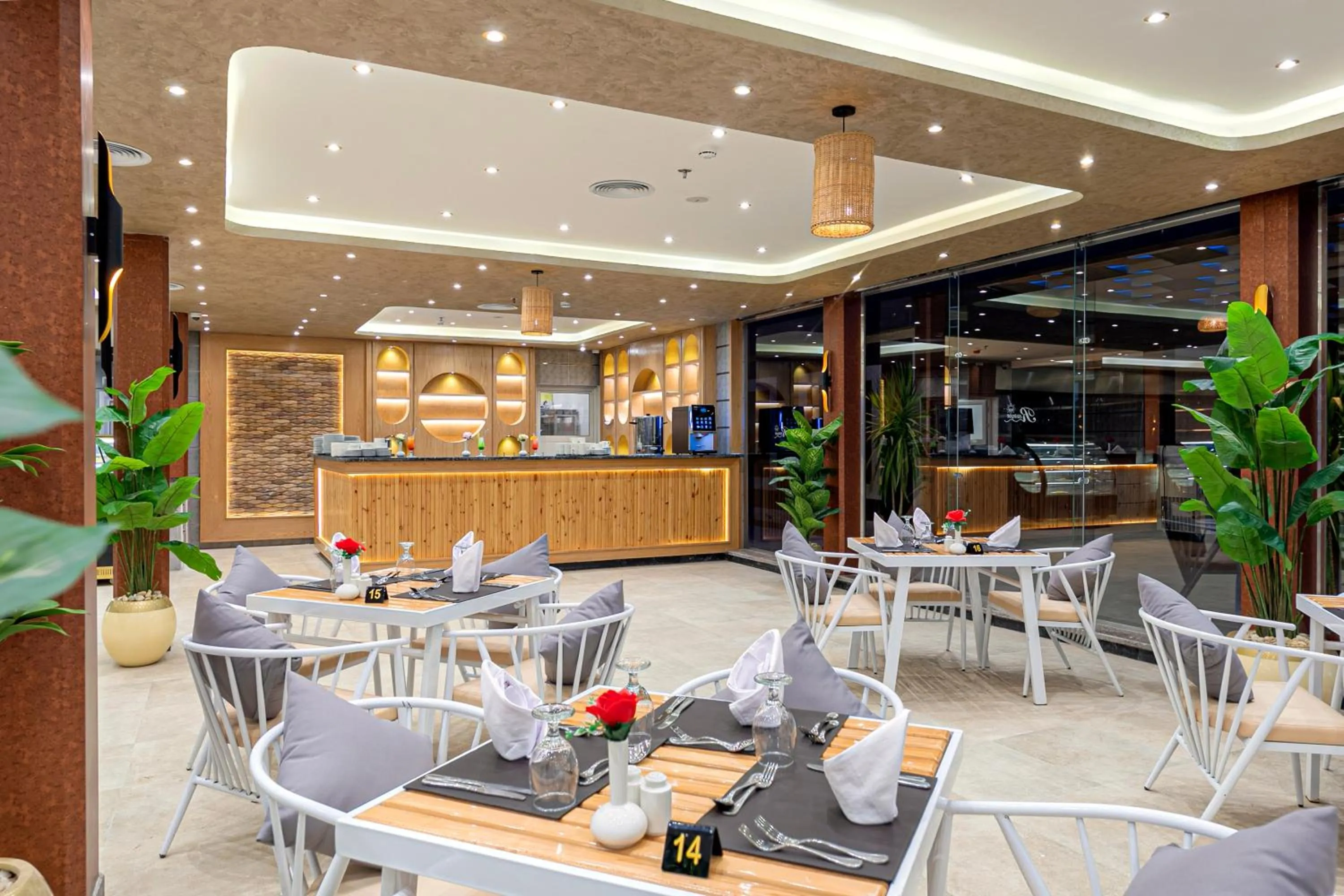 Restaurant/places to eat in Rewaya Majestic Resort