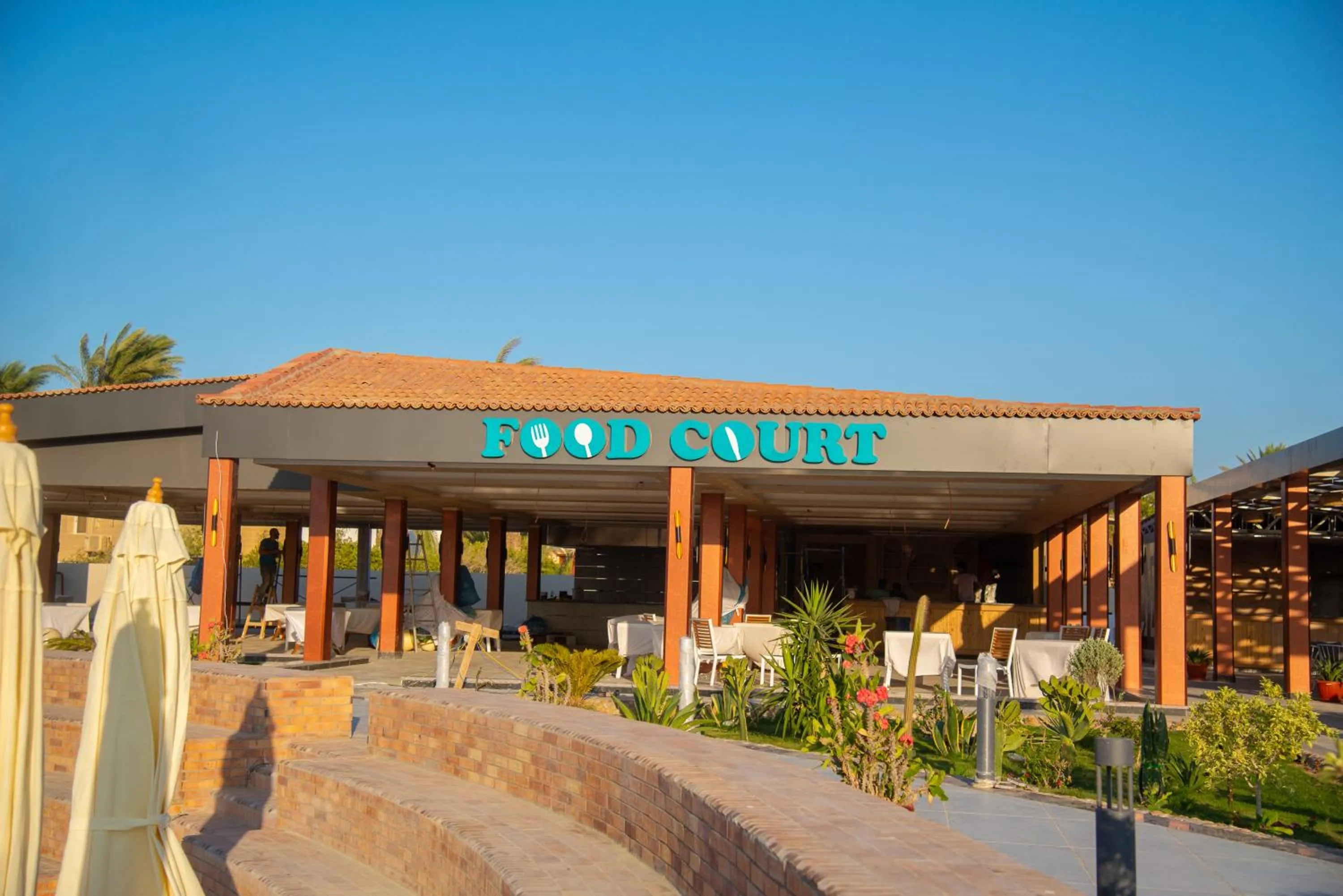 Restaurant/places to eat in Rewaya Majestic Resort