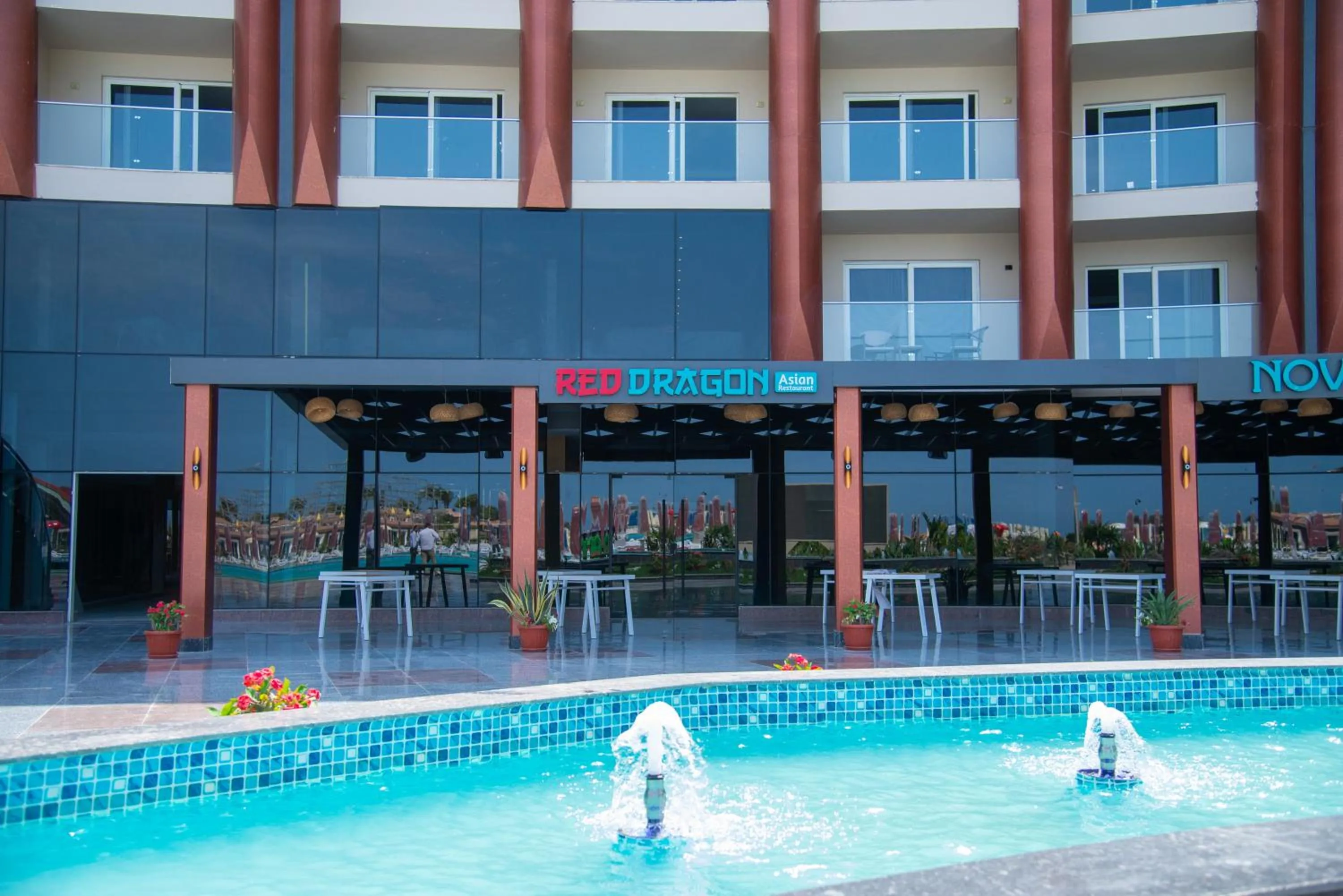 Restaurant/places to eat in Rewaya Majestic Resort