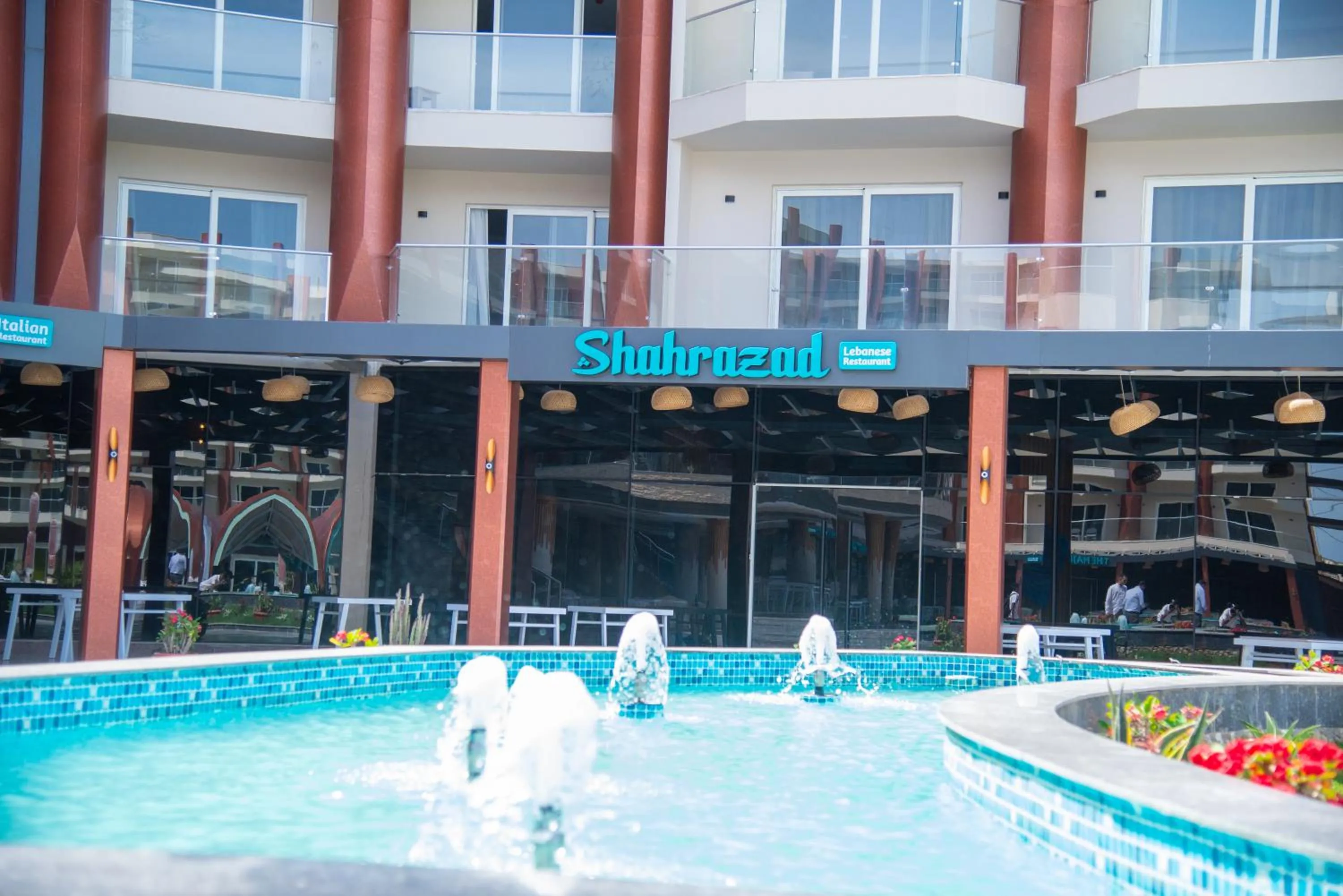 Restaurant/places to eat in Rewaya Majestic Resort