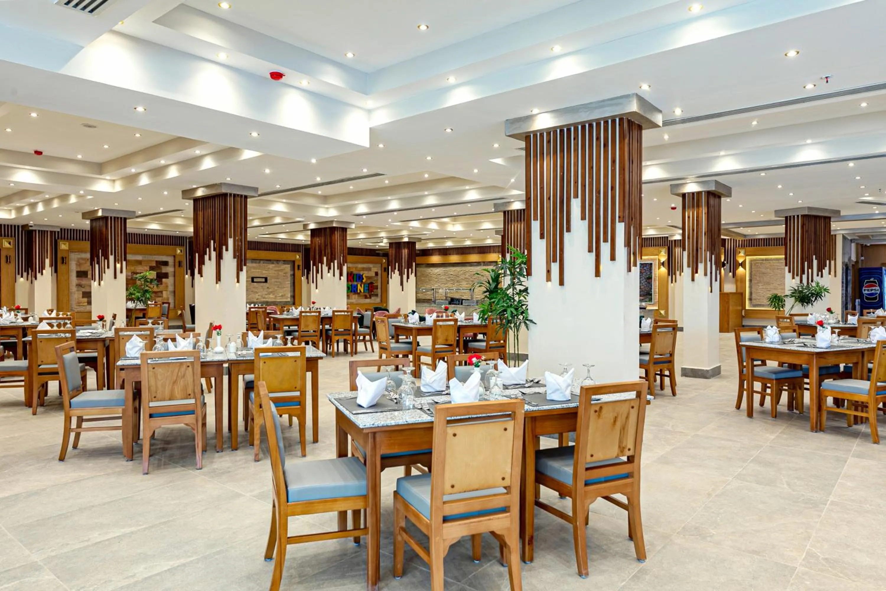 Restaurant/places to eat in Rewaya Majestic Resort