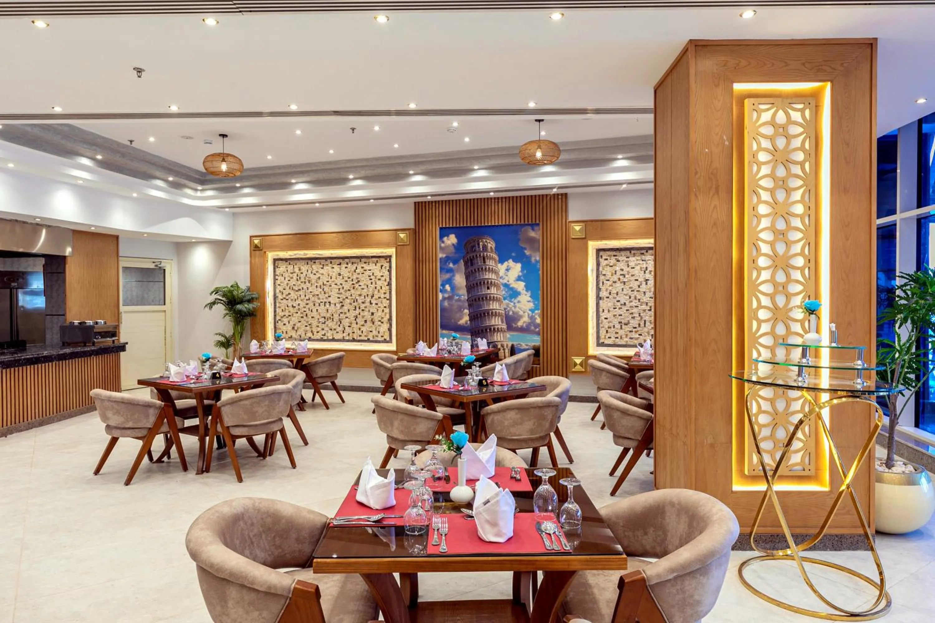 Restaurant/places to eat in Rewaya Majestic Resort