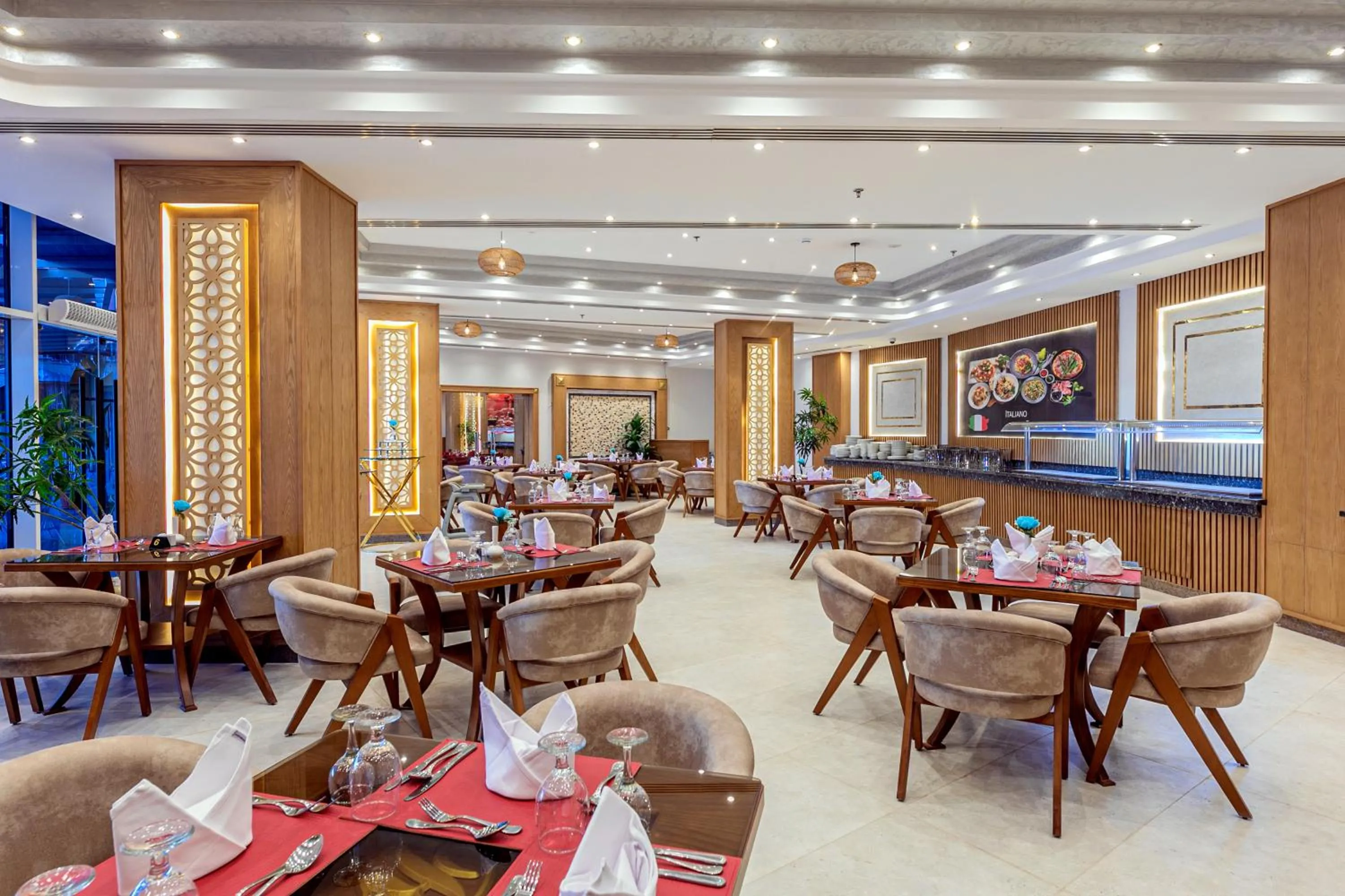 Restaurant/places to eat in Rewaya Majestic Resort