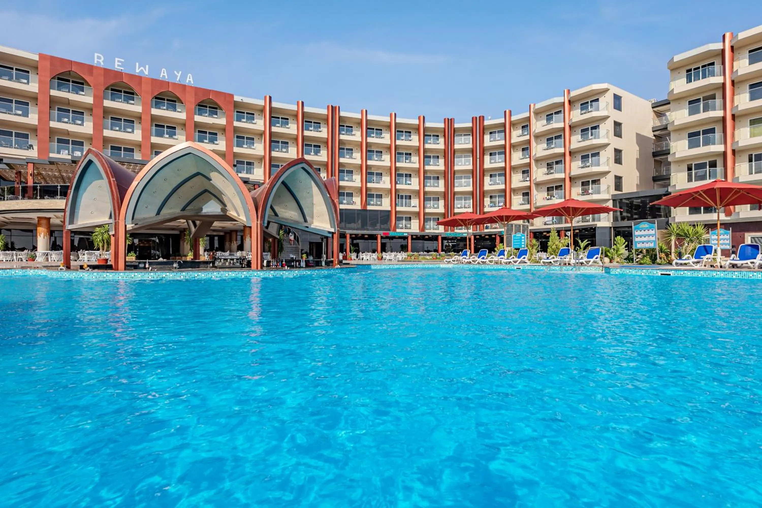 Swimming pool in Rewaya Majestic Resort
