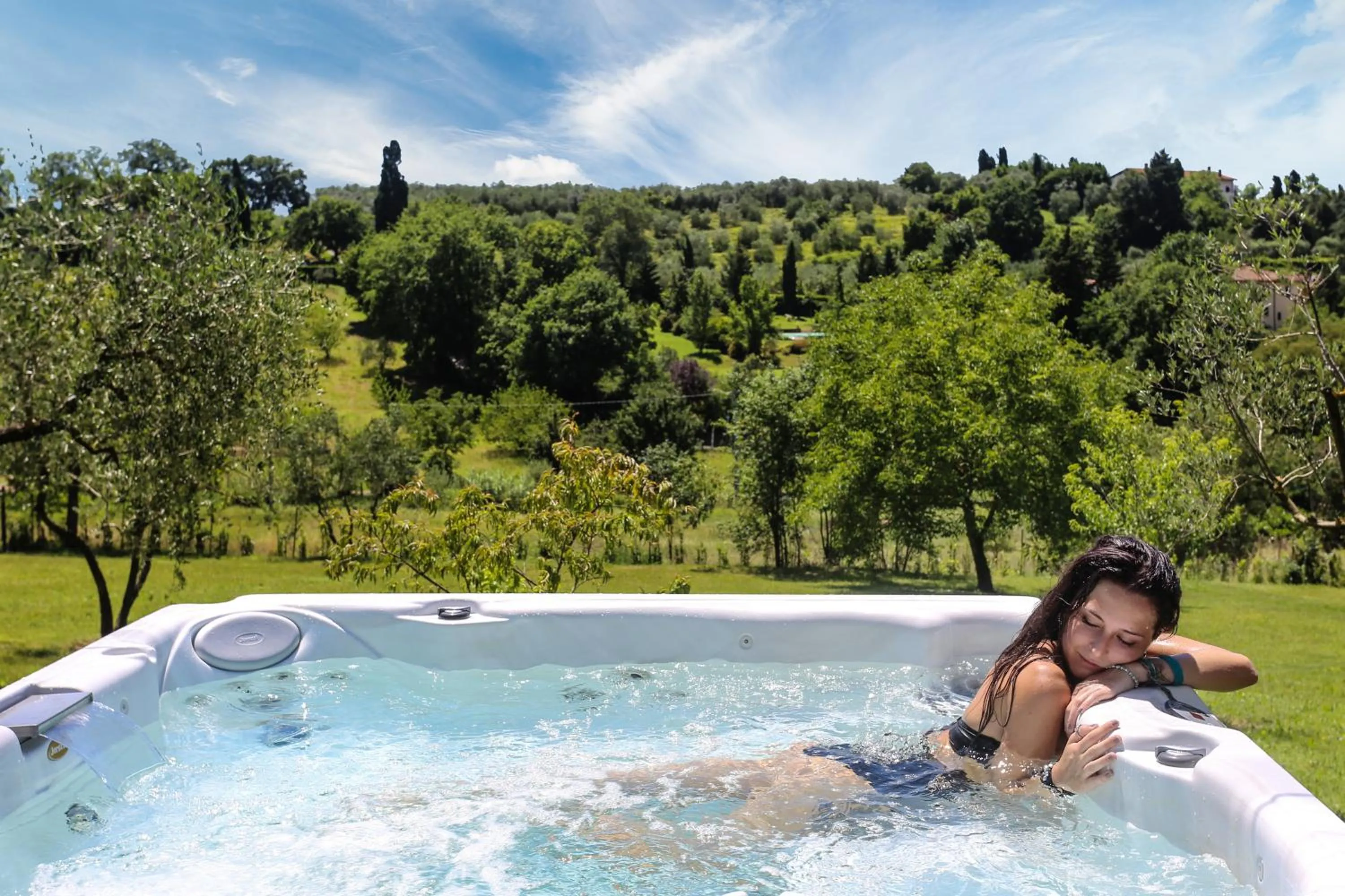 Hot Tub in Poggio Baronti B&B