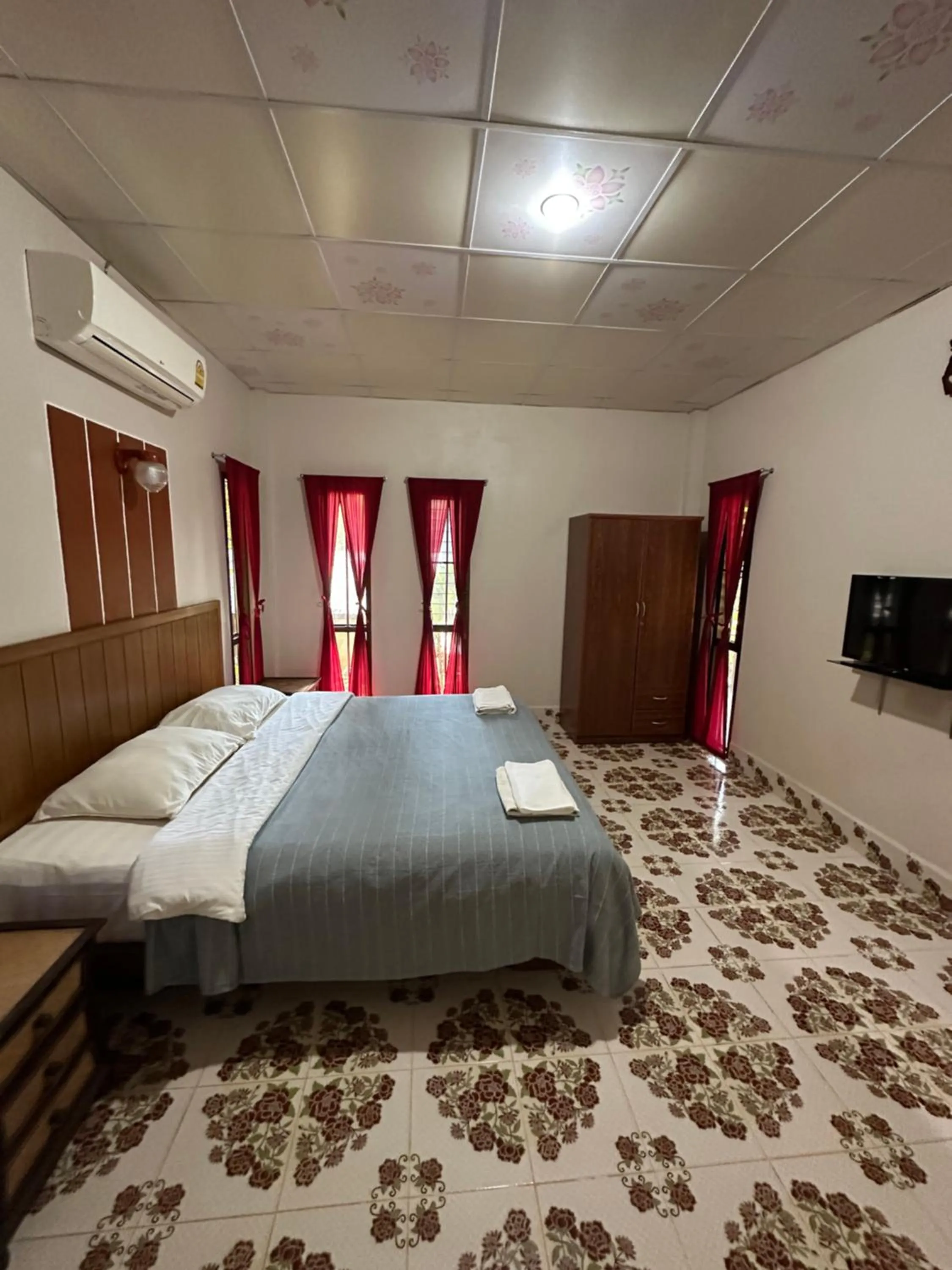 Bedroom, Bed in Fine Times Resort