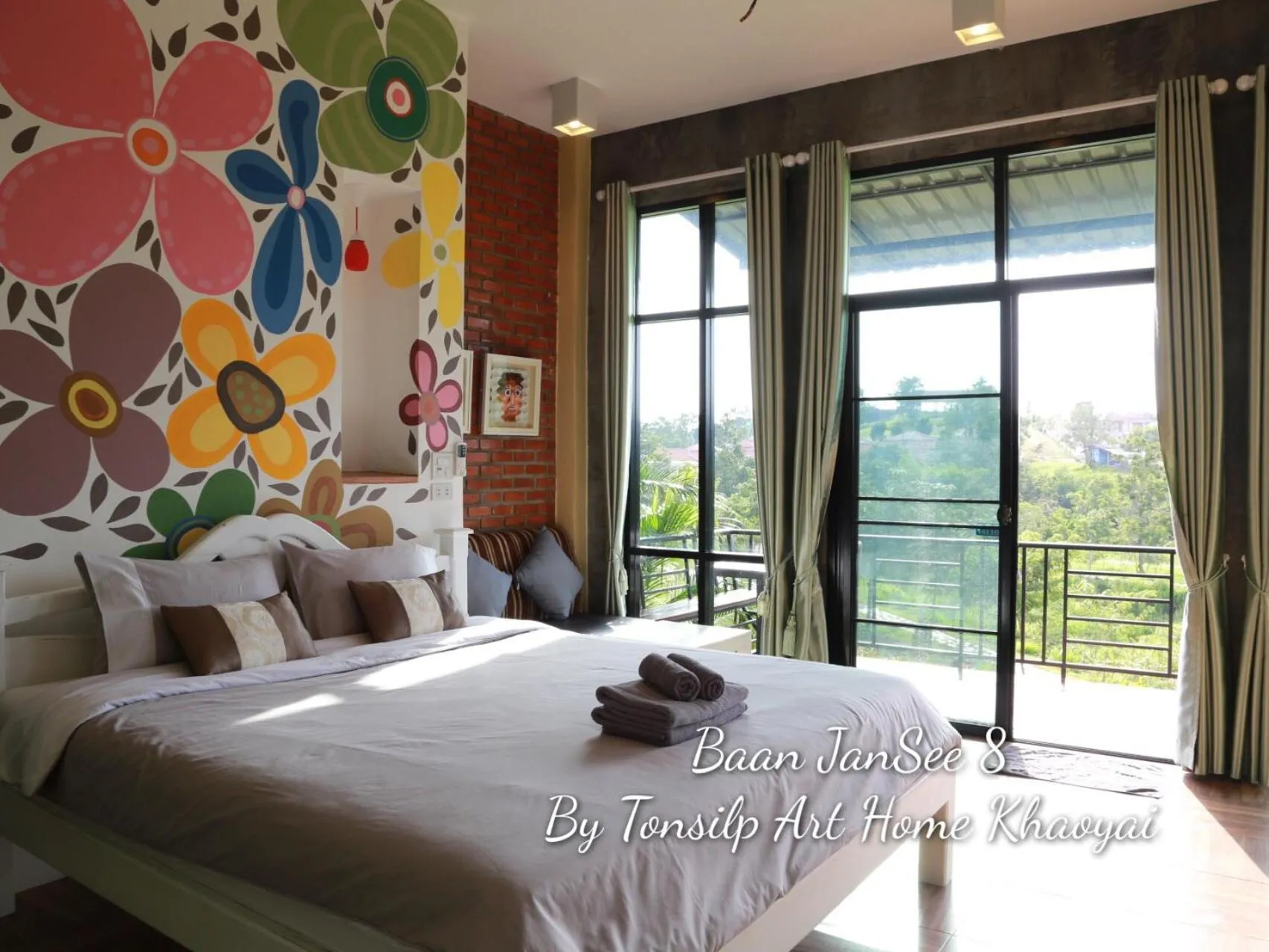 Bed in TonSilp Art Home