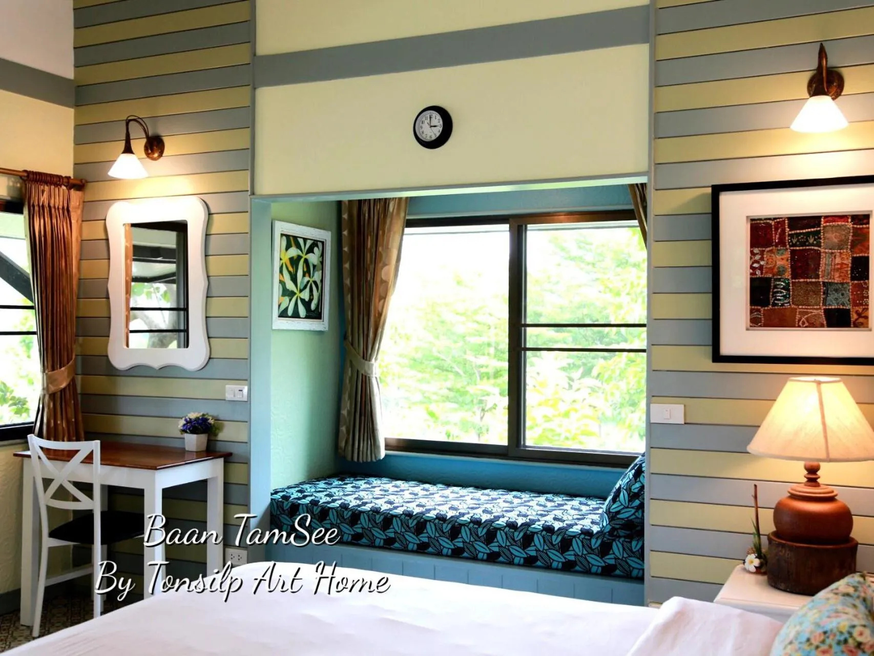 Bed in TonSilp Art Home