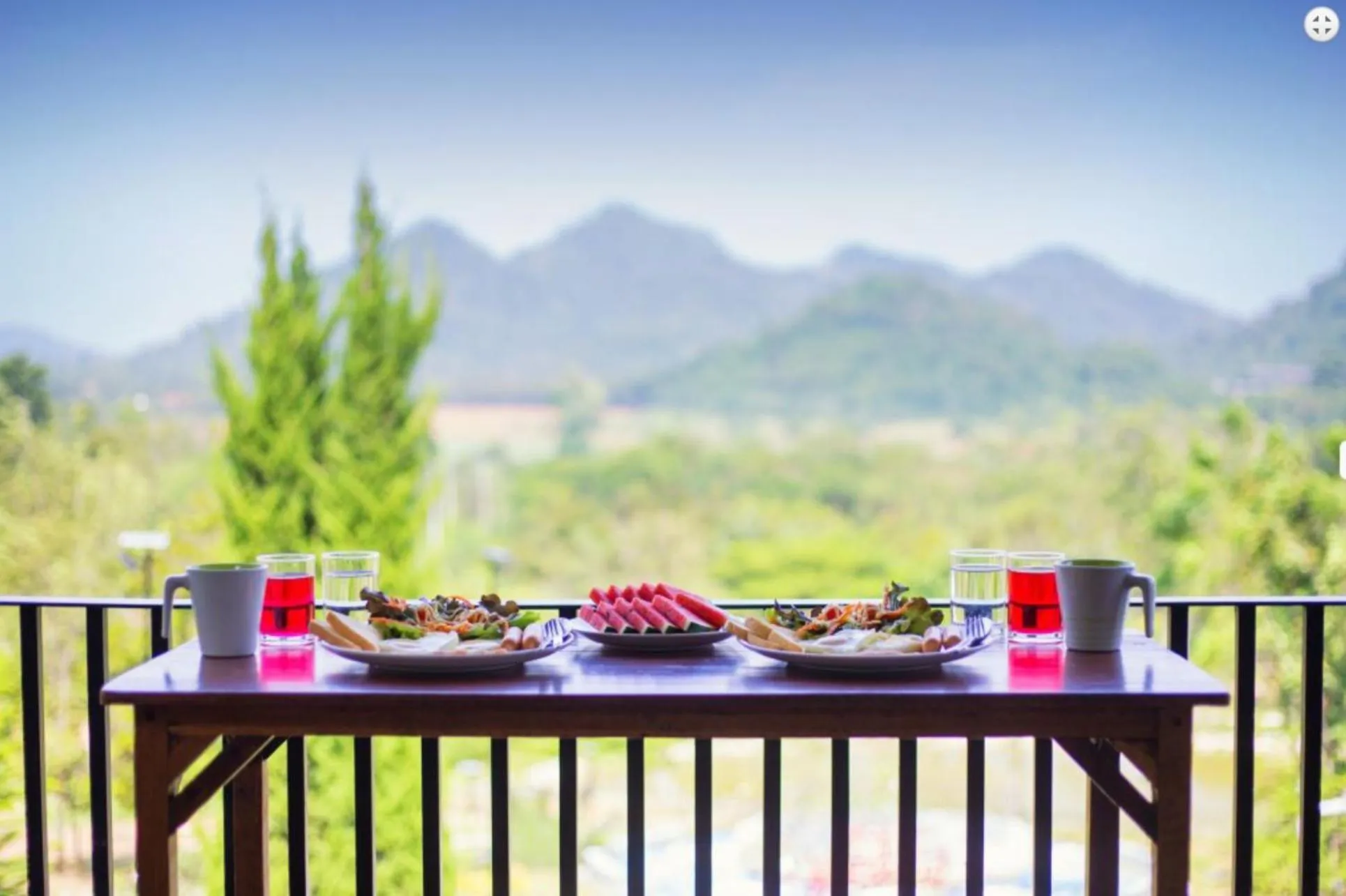 Restaurant/places to eat in TonSilp Art Home