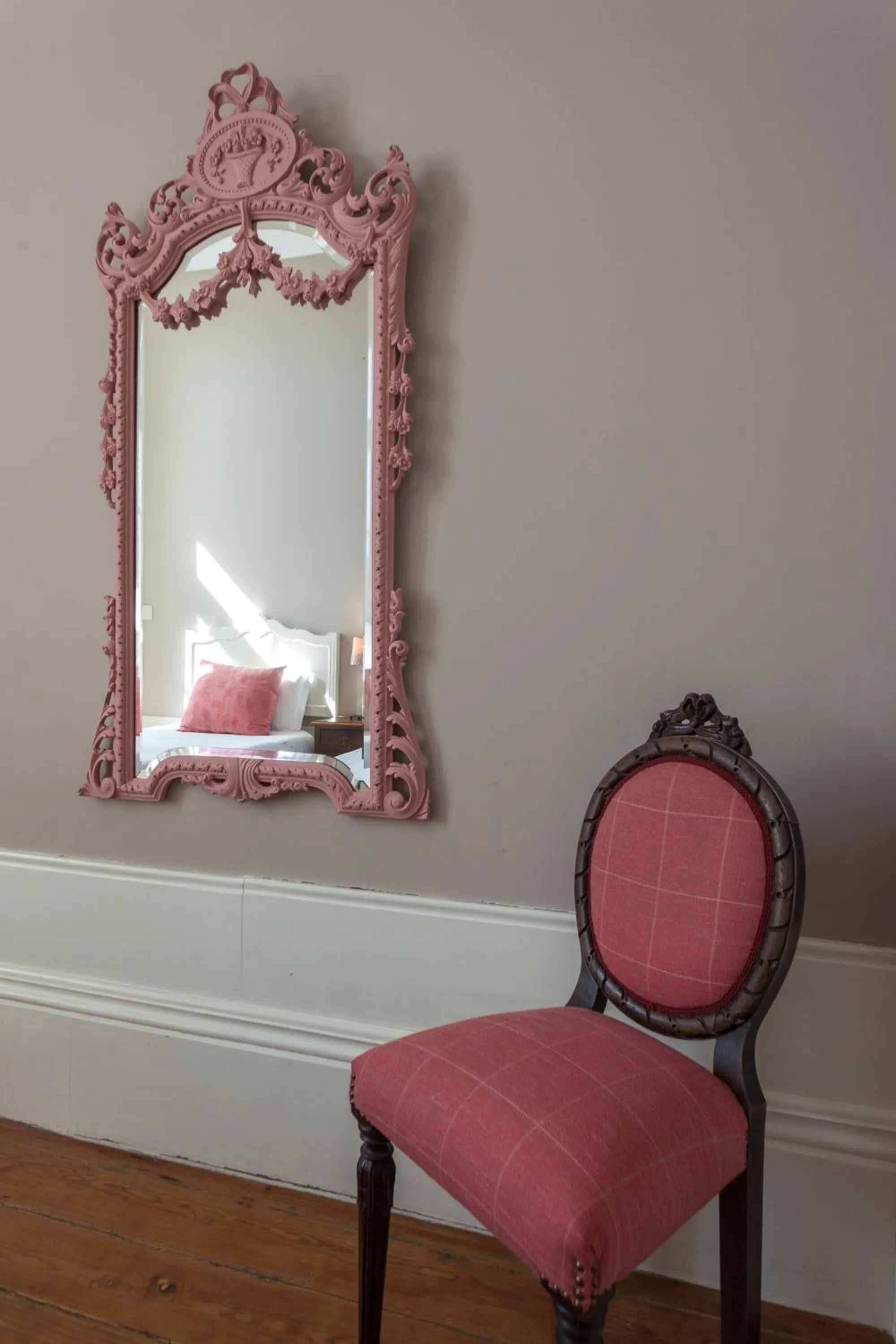 Decorative detail in Being Porto Hostel