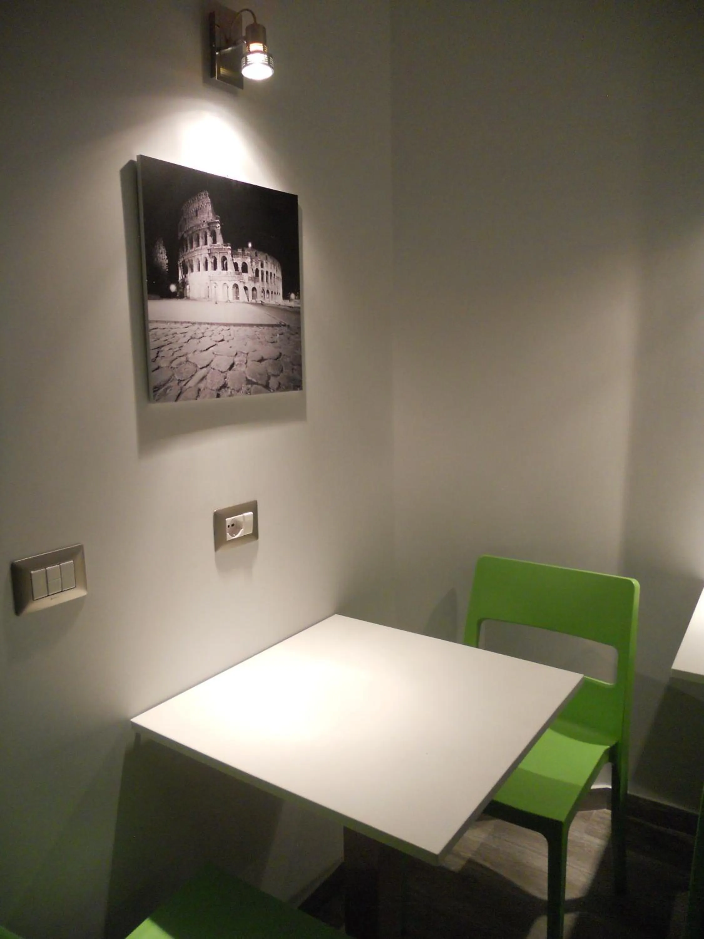 Communal lounge/ TV room, Dining Area in Pianeta Roma