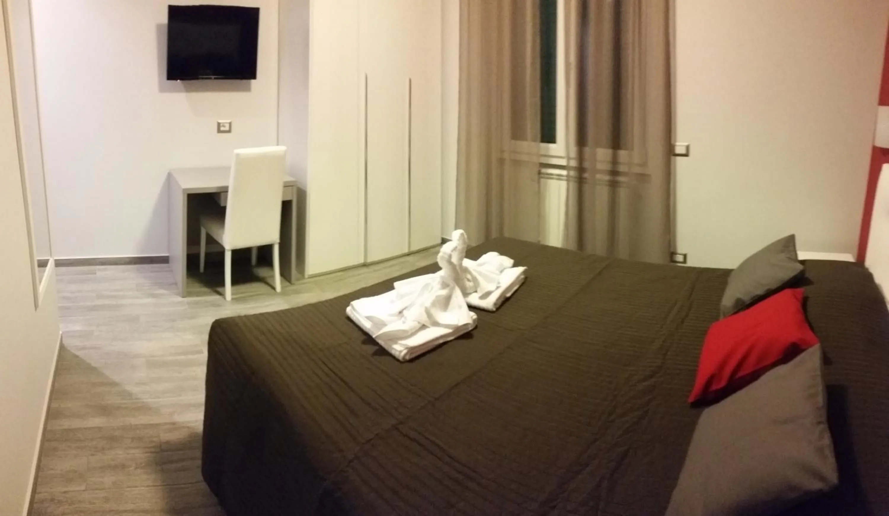 Other, TV/Entertainment Center in Pianeta Roma