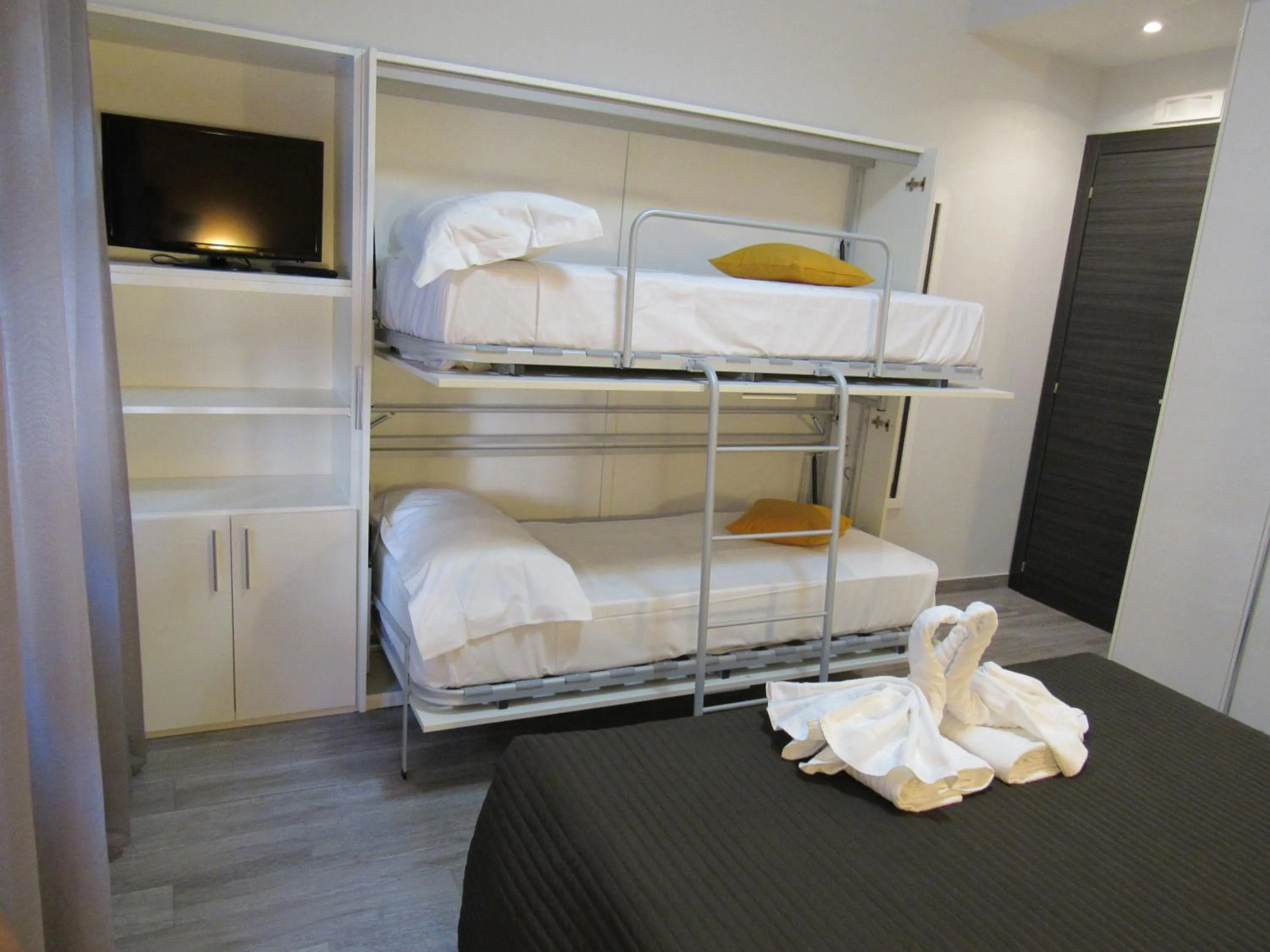 Bed, Bunk Bed in Pianeta Roma