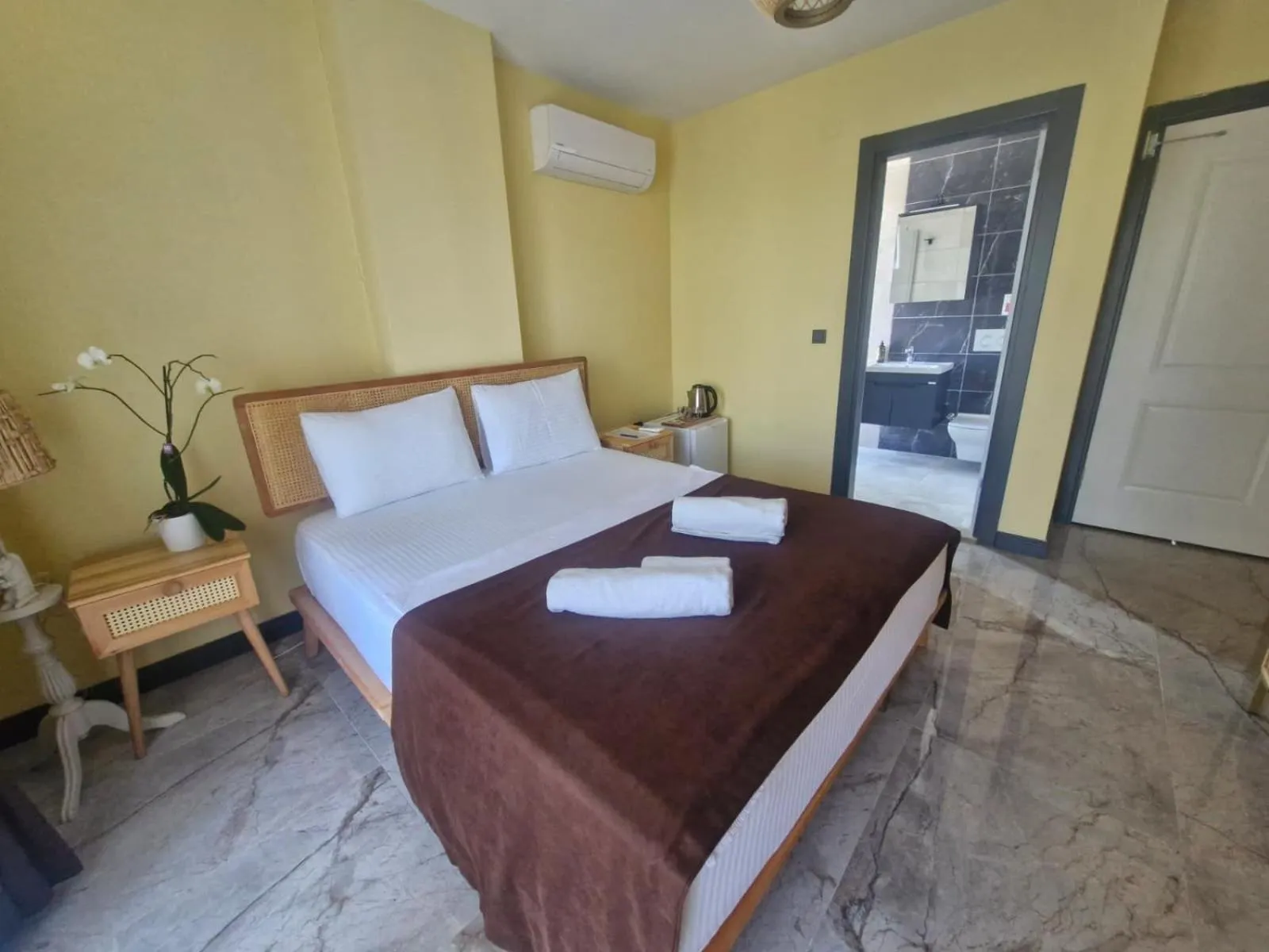 Bed in Velder House Urla