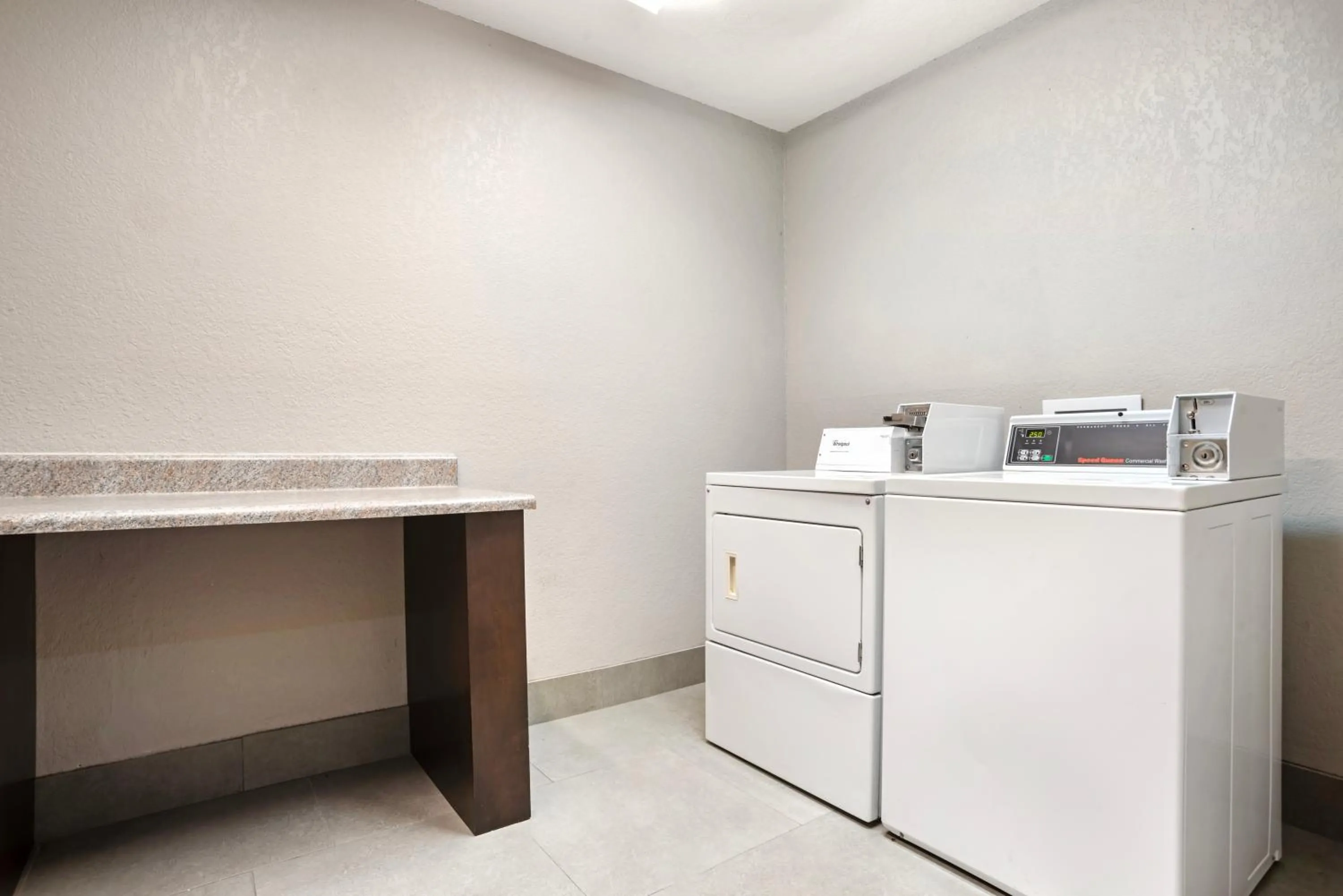 laundry in Comfort Inn & Suites Slidell - New Orleans Area