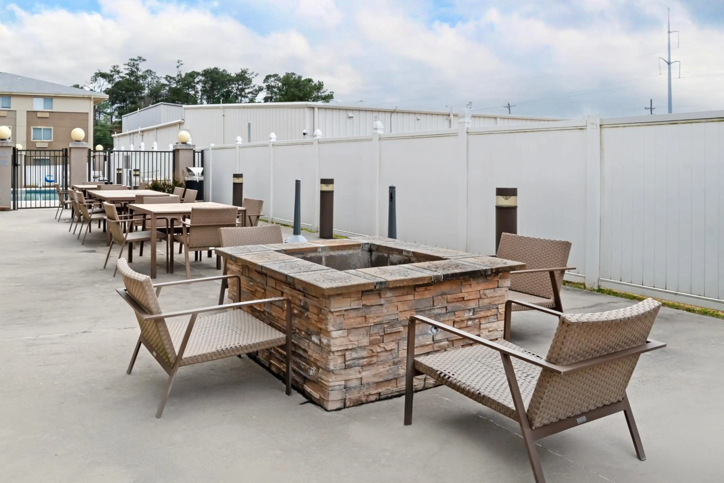 Patio in Comfort Inn & Suites Slidell - New Orleans Area