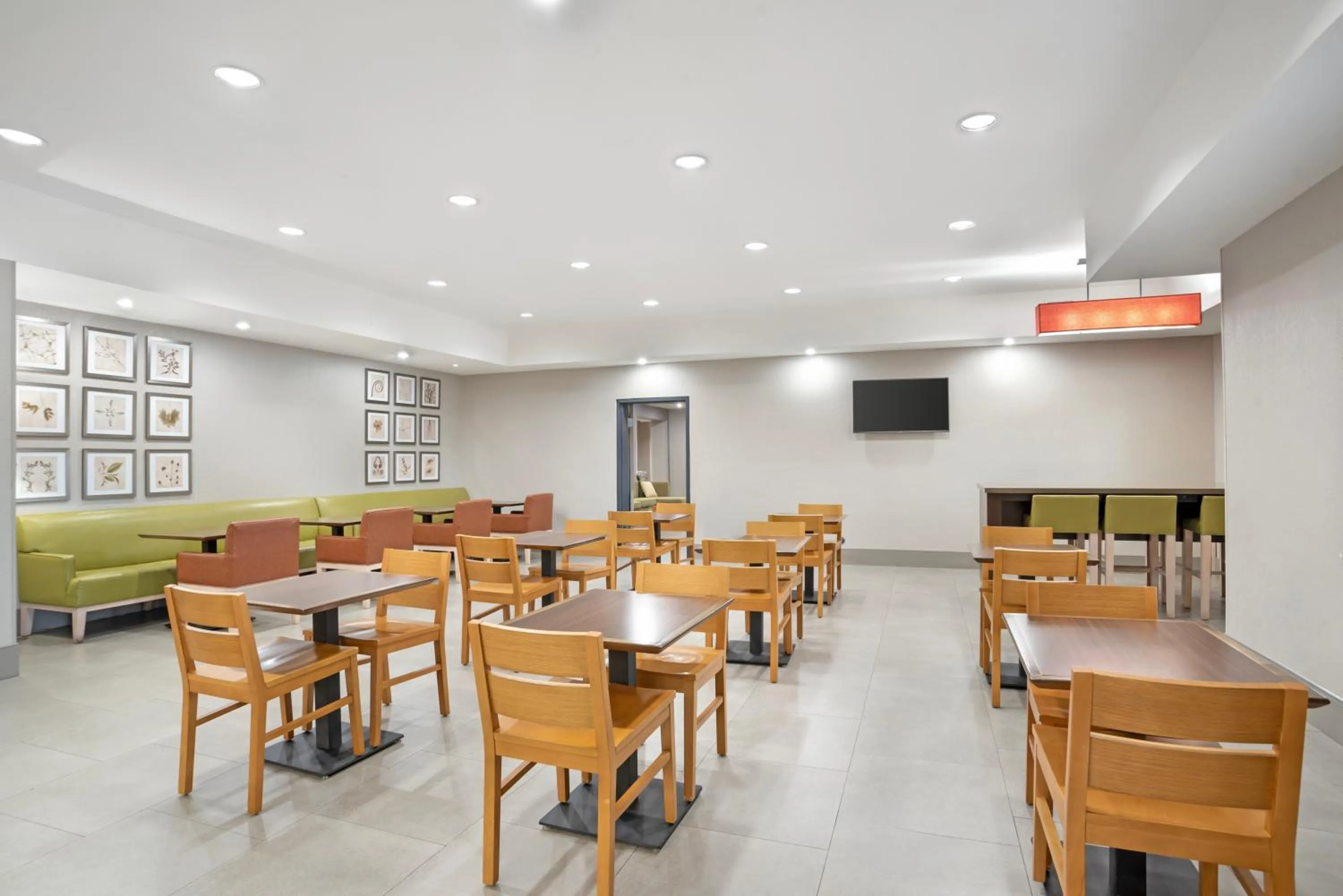 Breakfast in Comfort Inn & Suites Slidell - New Orleans Area
