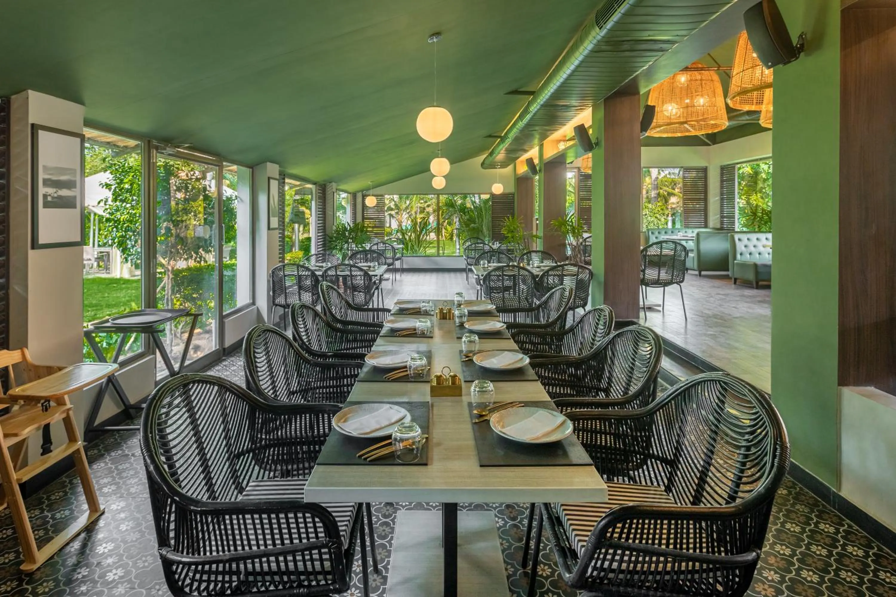 Restaurant/places to eat in Green Meadows Resort