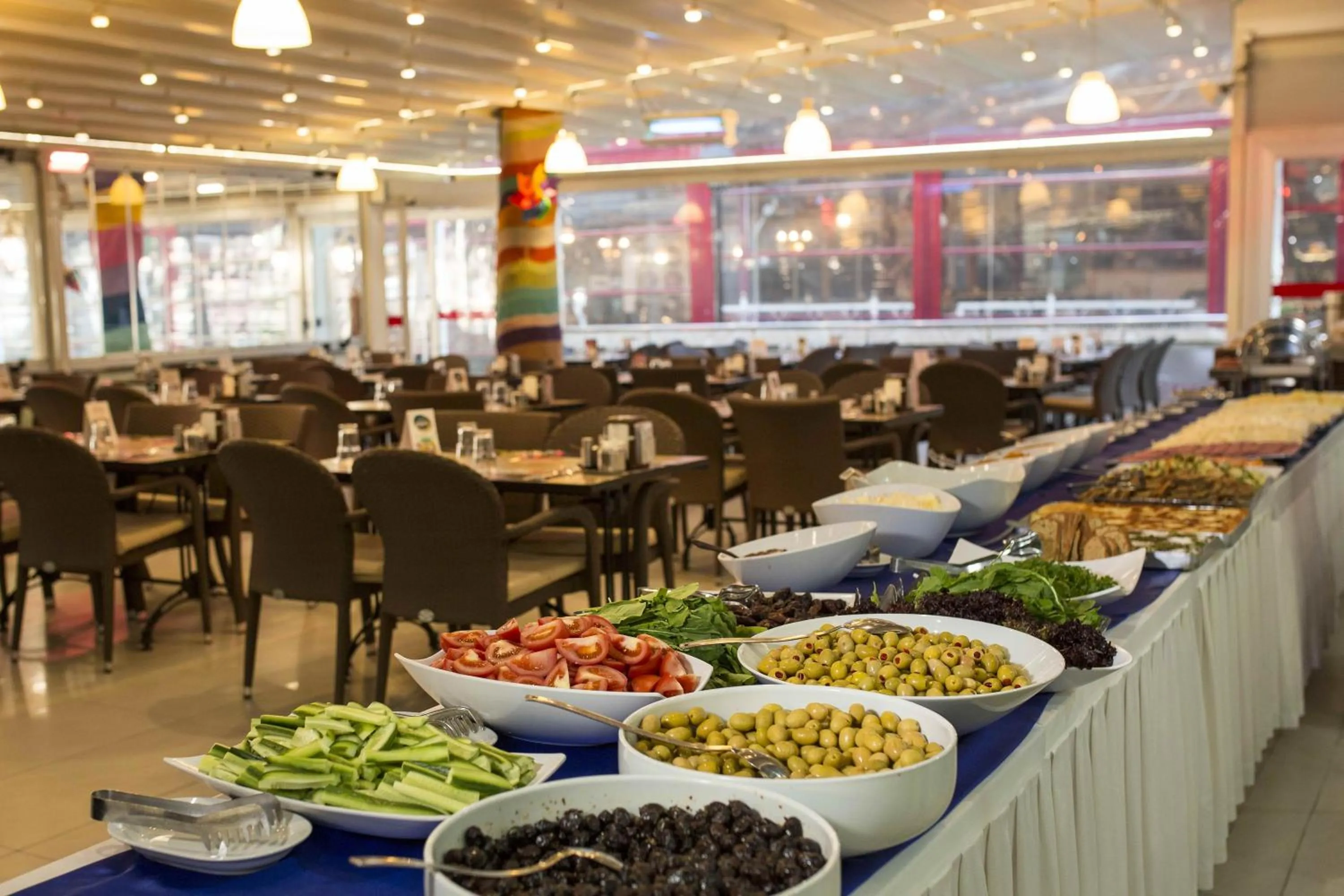 Restaurant/places to eat in Payidar Hotel