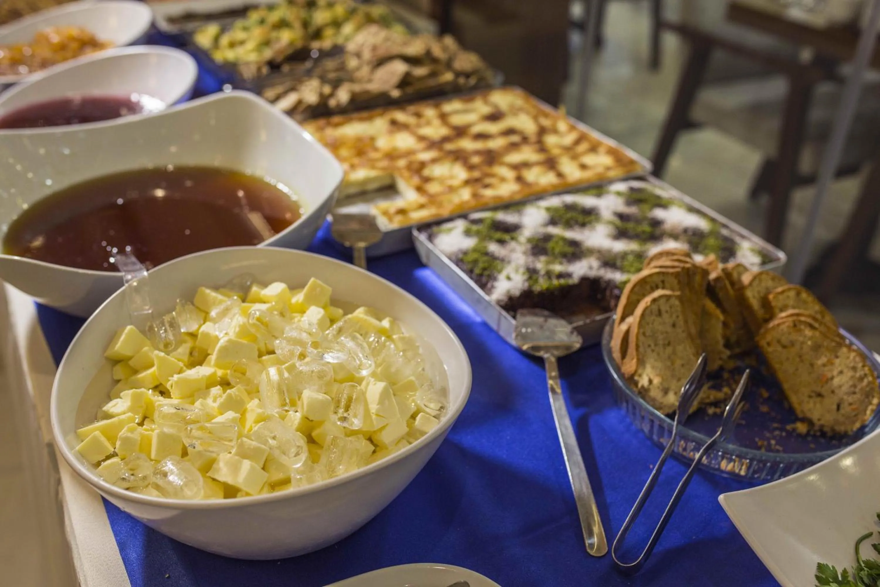 Restaurant/places to eat in Payidar Hotel