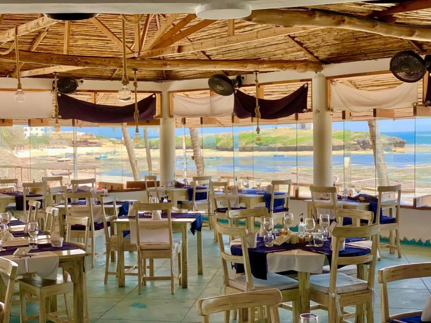 Restaurant/places to eat in Lily Palm Resort