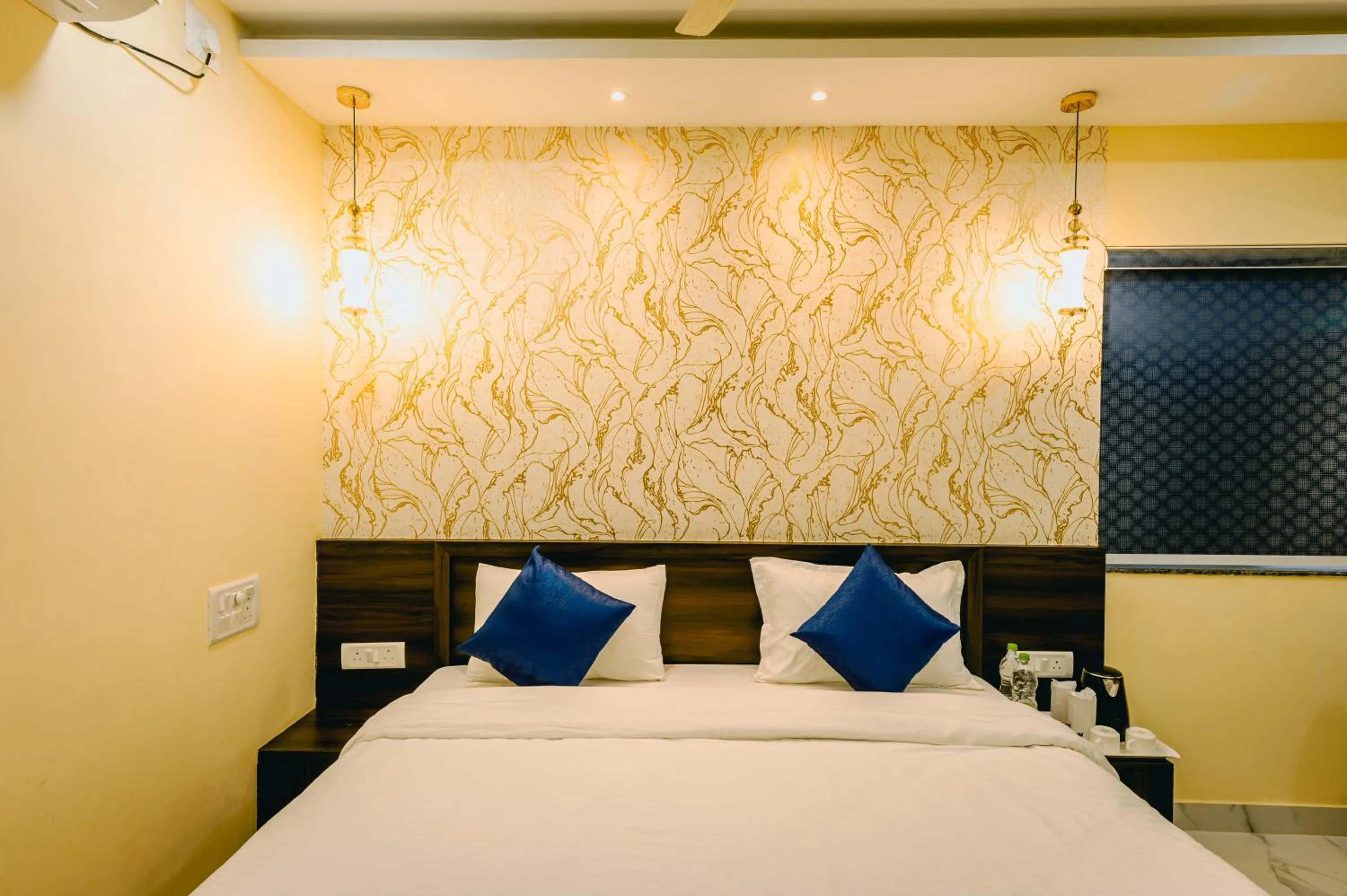 Bedroom, Bed in Livotel Premium Hotel