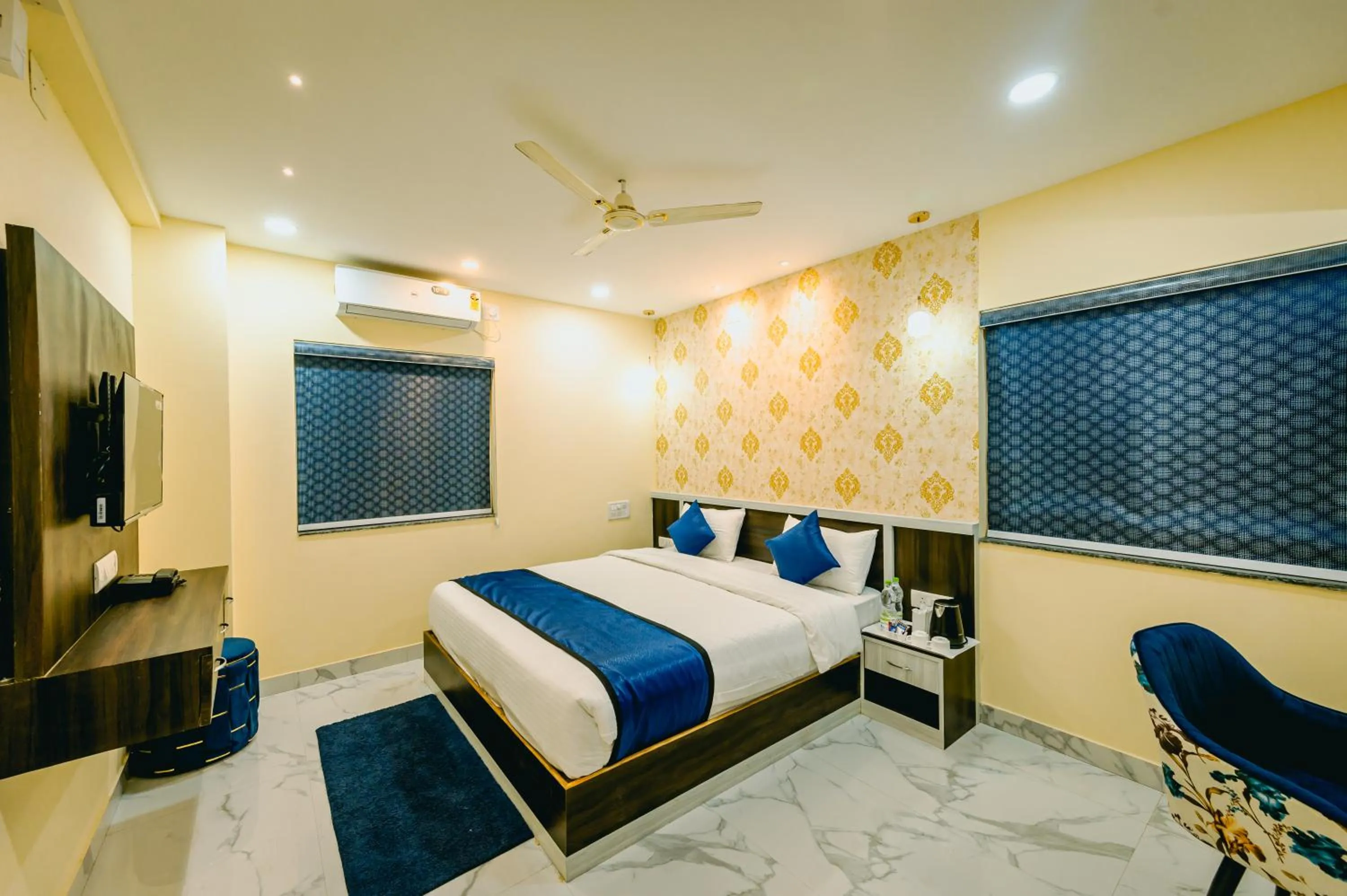 Bed in Livotel Premium Hotel