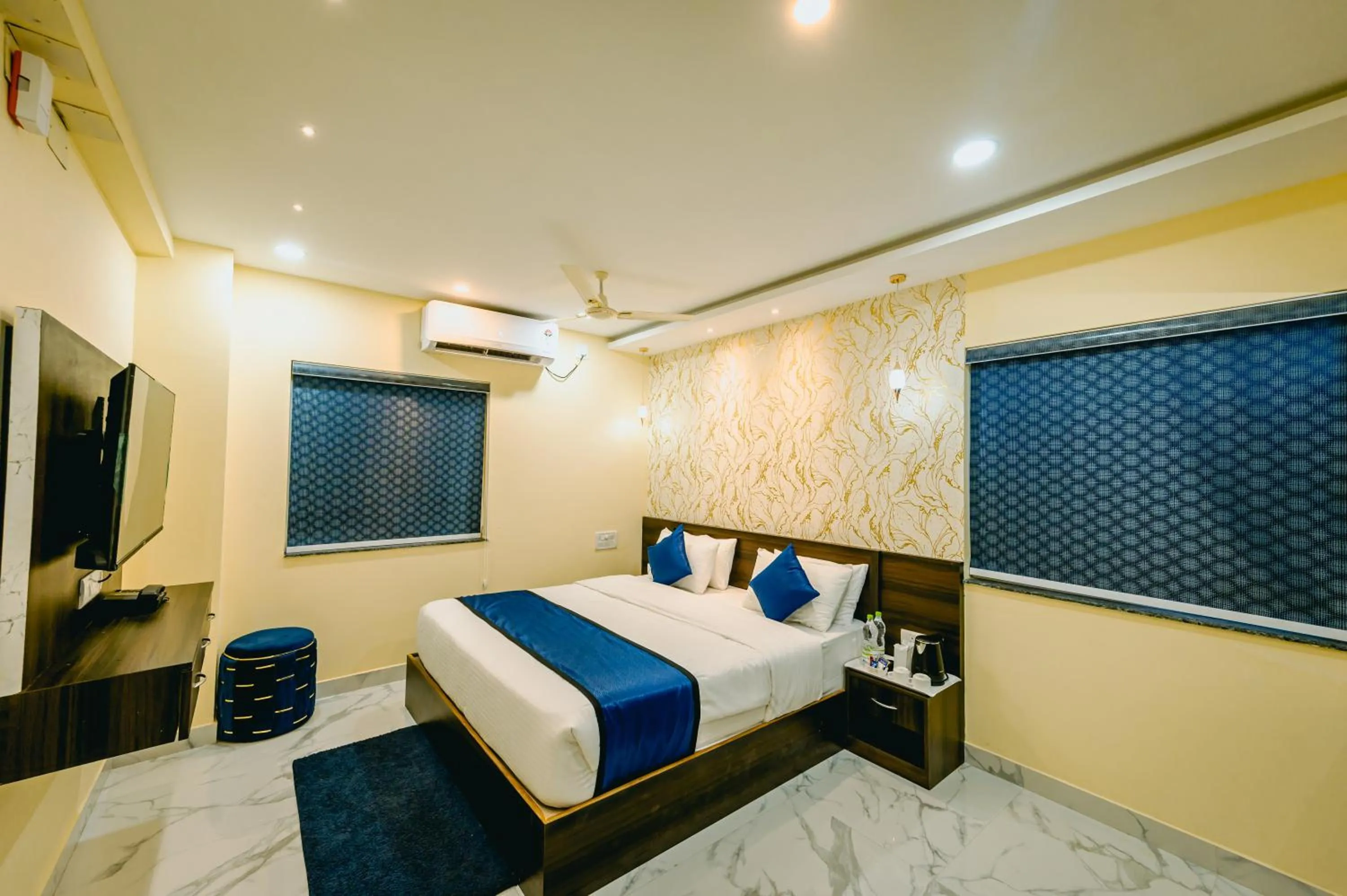 Bed in Livotel Premium Hotel