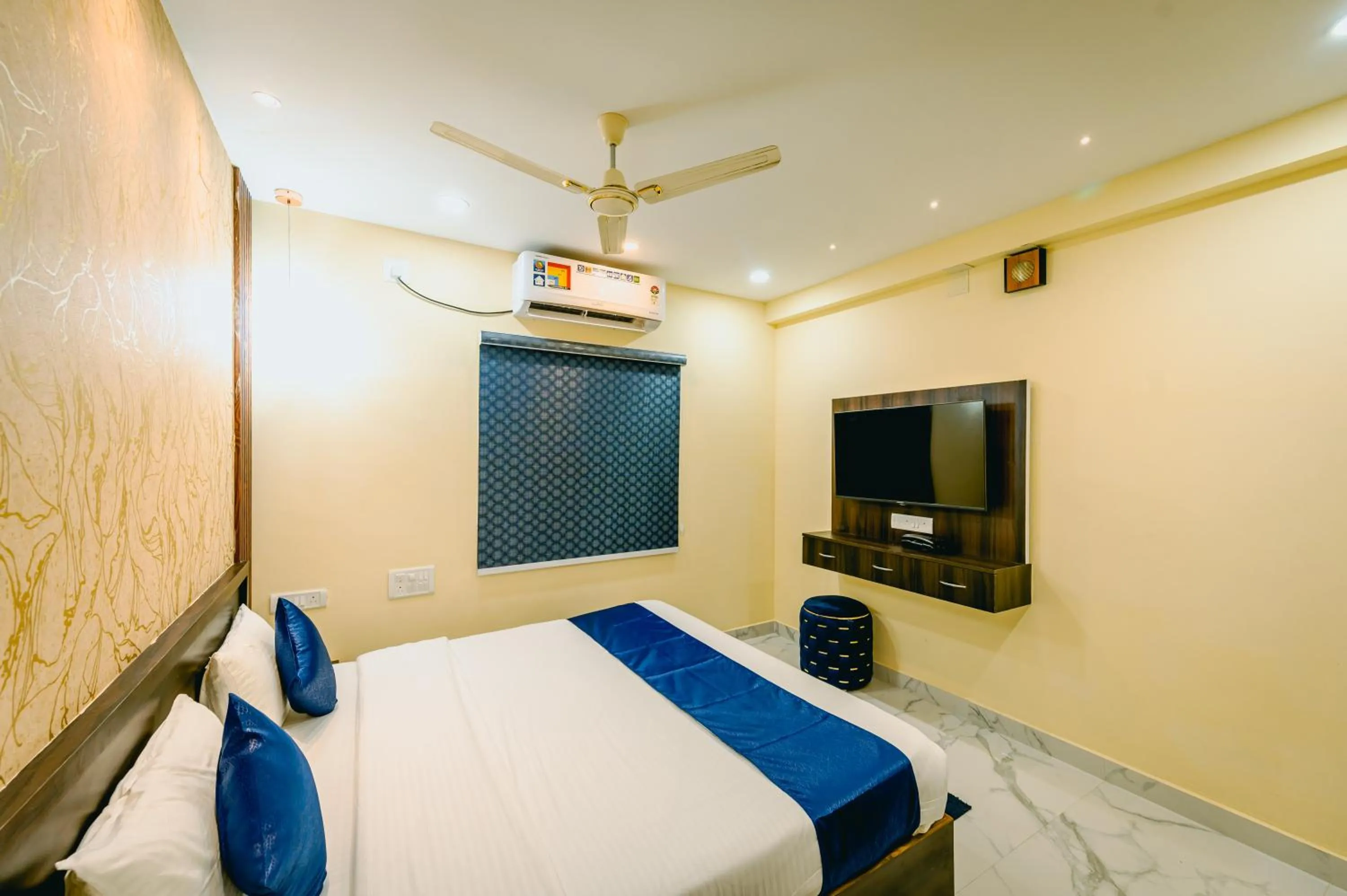 Bed in Livotel Premium Hotel