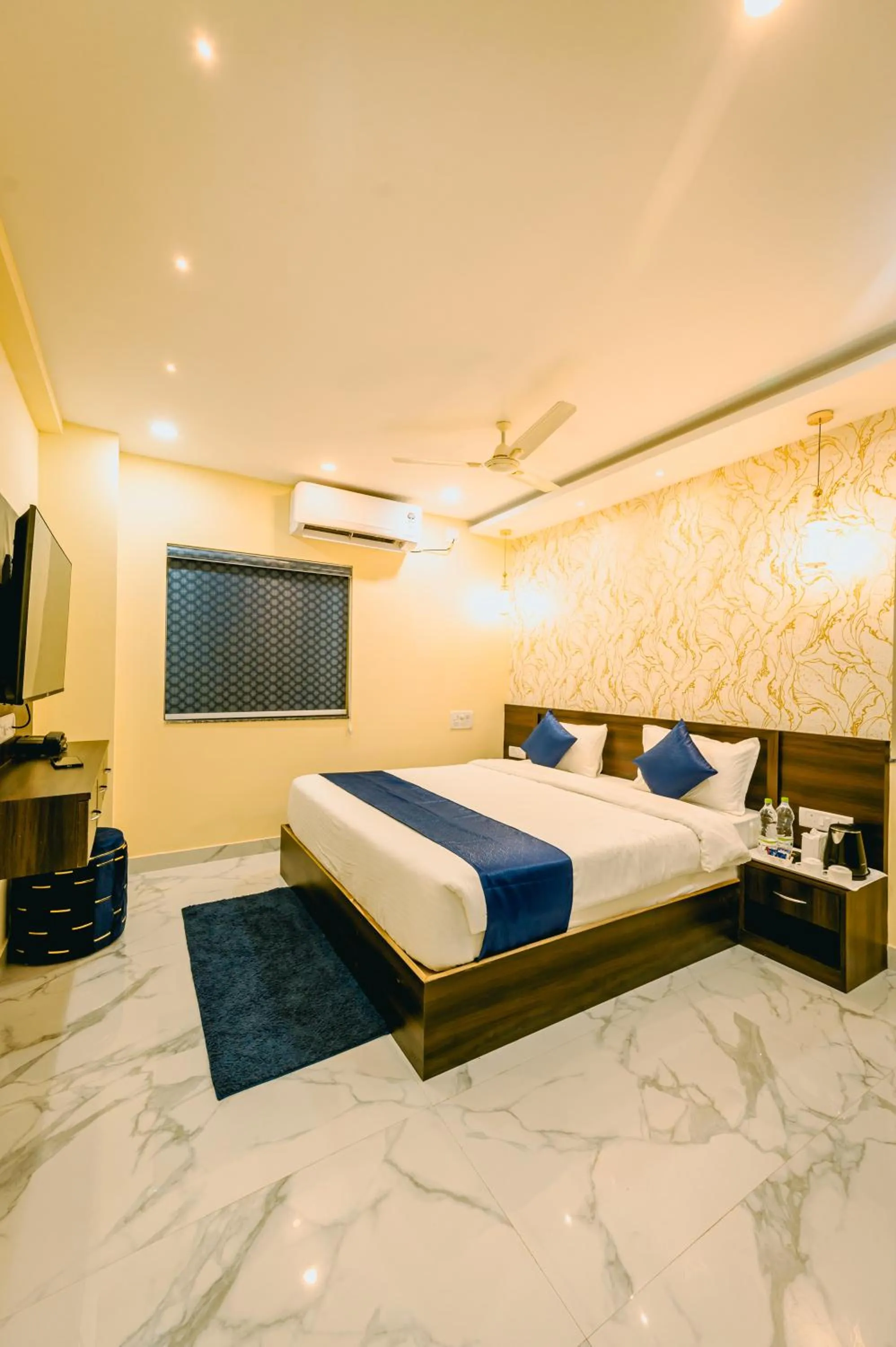 Bedroom, Bed in Livotel Premium Hotel