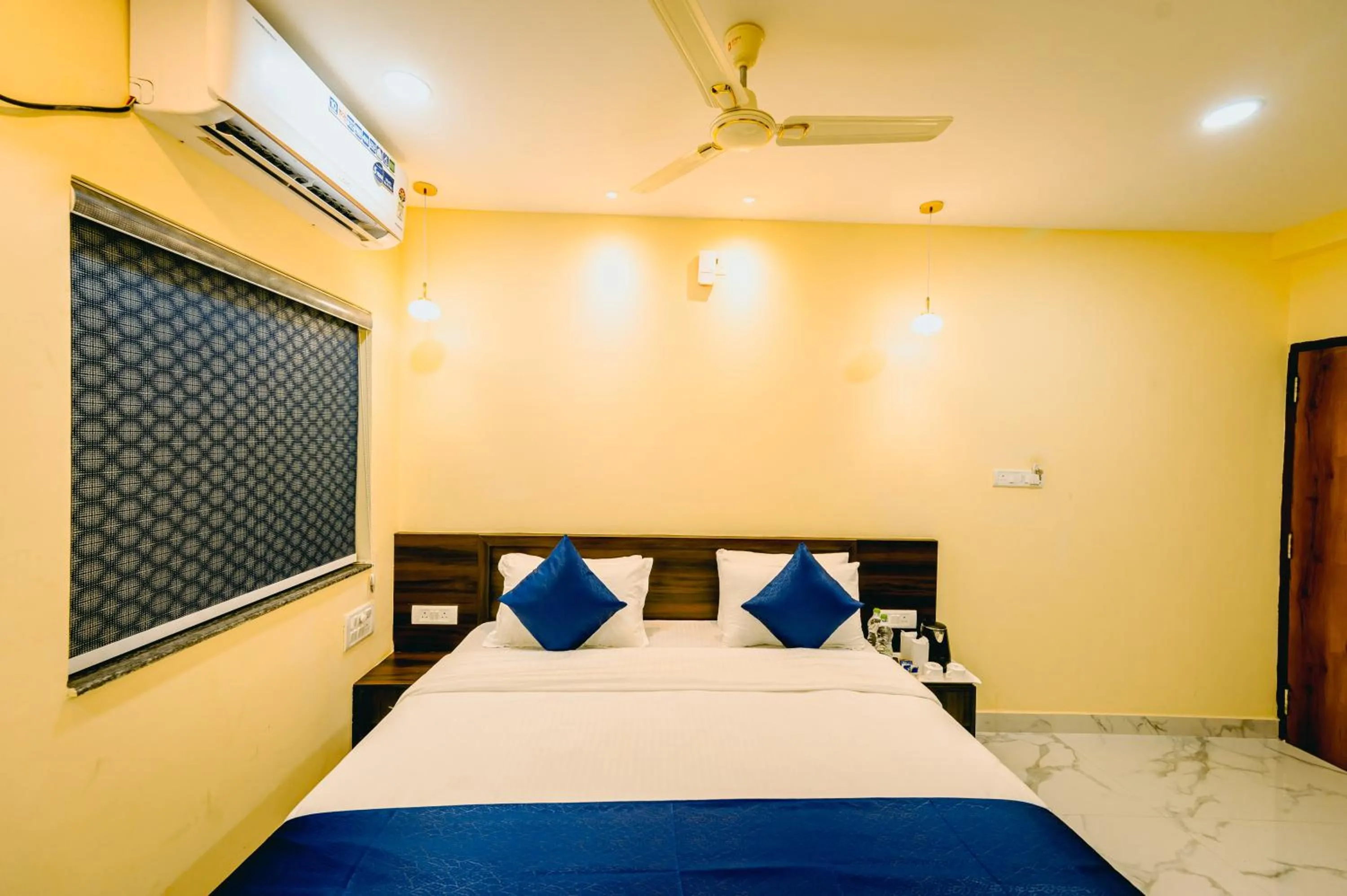 Bedroom, Bed in Livotel Premium Hotel