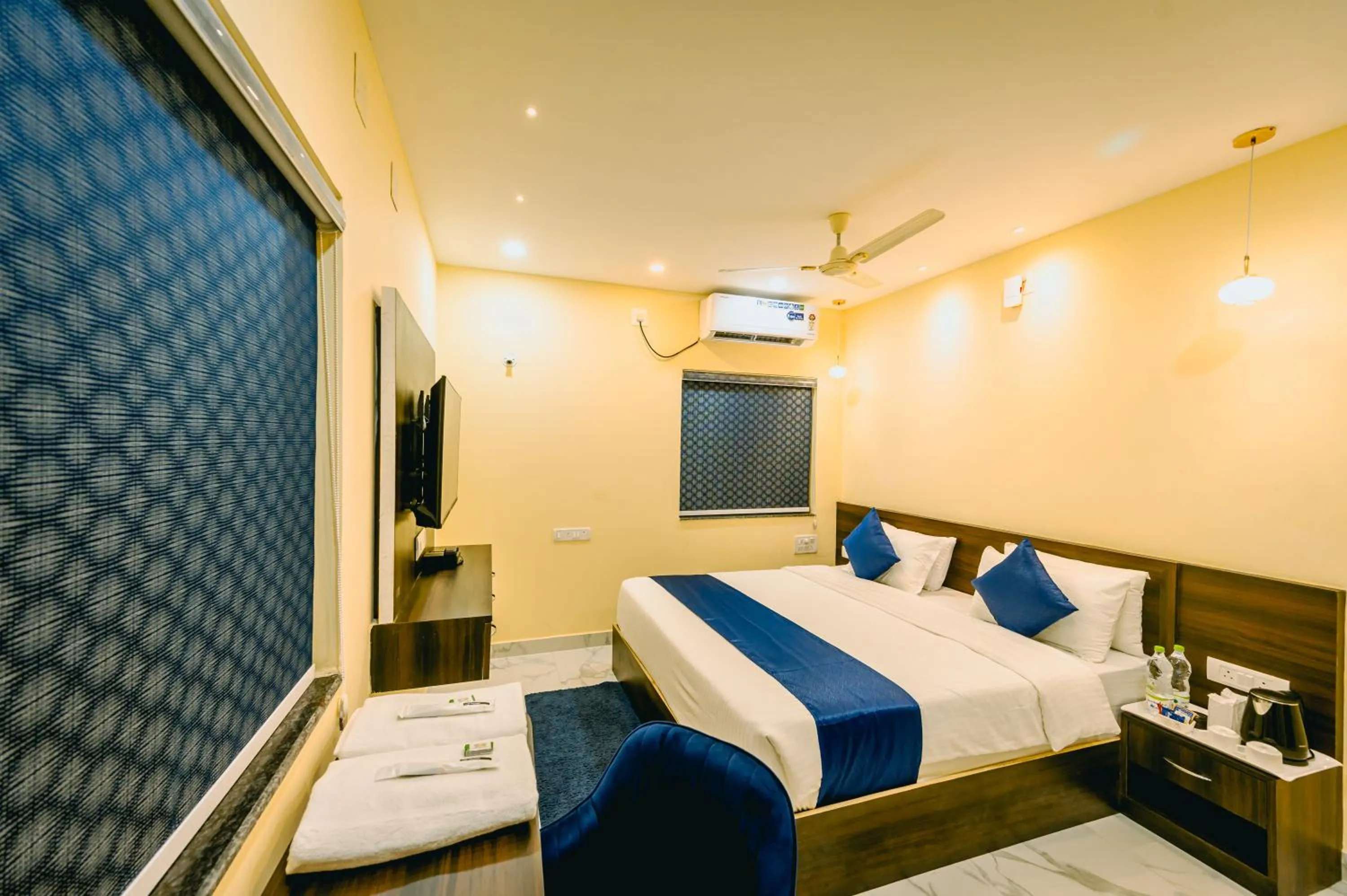 Bedroom, Bed in Livotel Premium Hotel