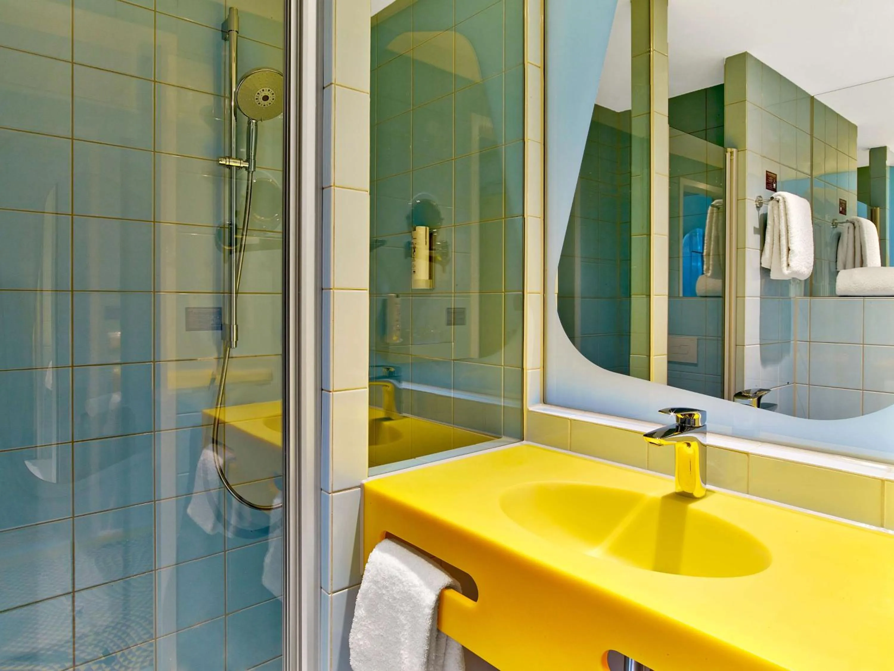 Bathroom in Prize by Radisson, Hannover City