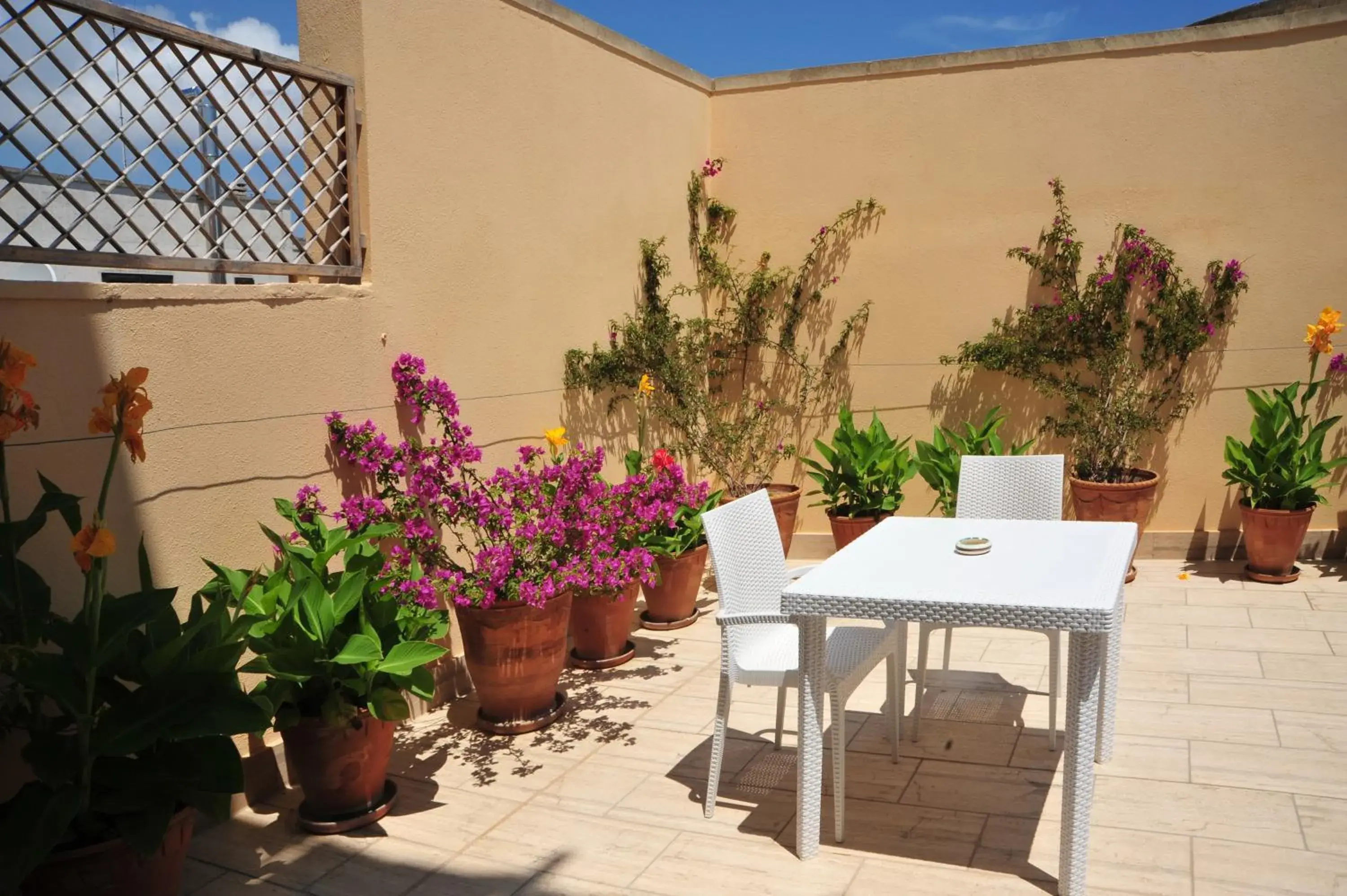Double or Twin Room with Terrace and Kitchenette in Cala Dei Normanni - Camere sulle Mura Double or Twin Room with Terrace and Kitchenette in Cala Dei Normanni - Camere sulle Mura