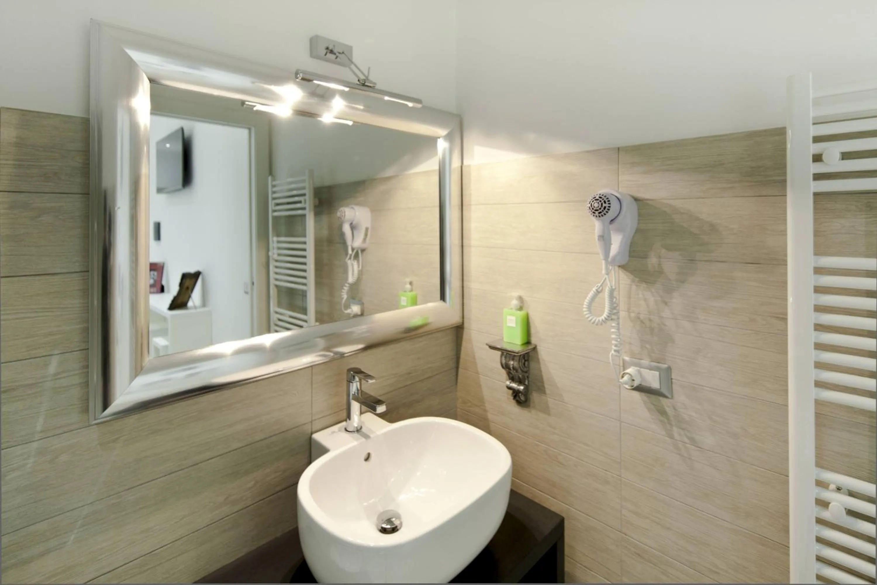 Photo of the whole room in Affittacamere Arosio