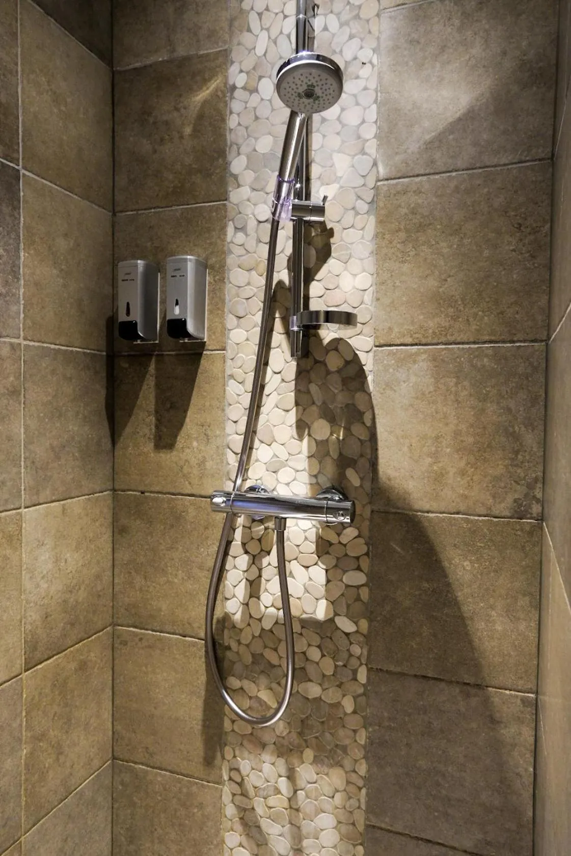 Shower in Bed and breakfast Mentari