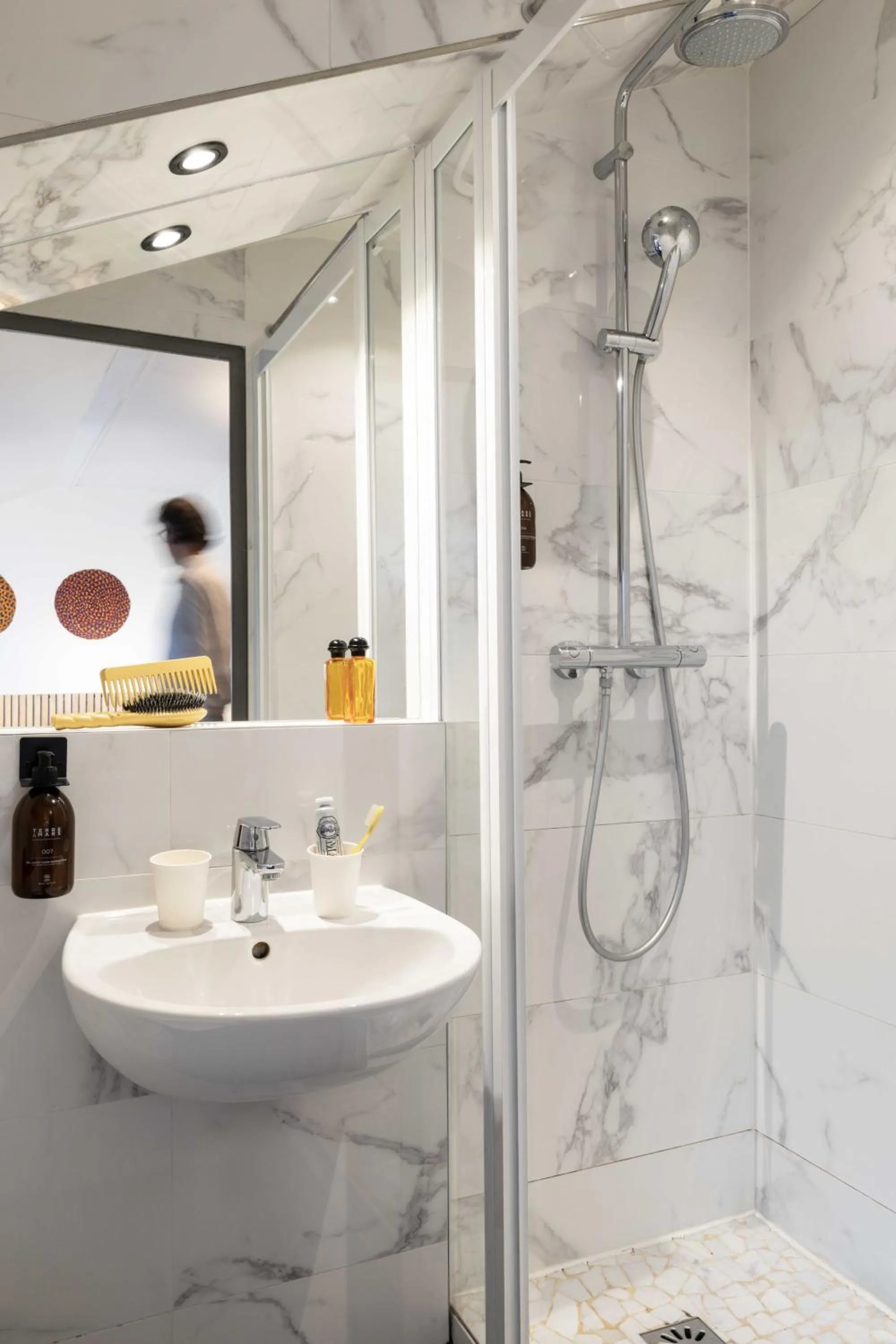 Bathroom in Hôtel Korner Châtelet