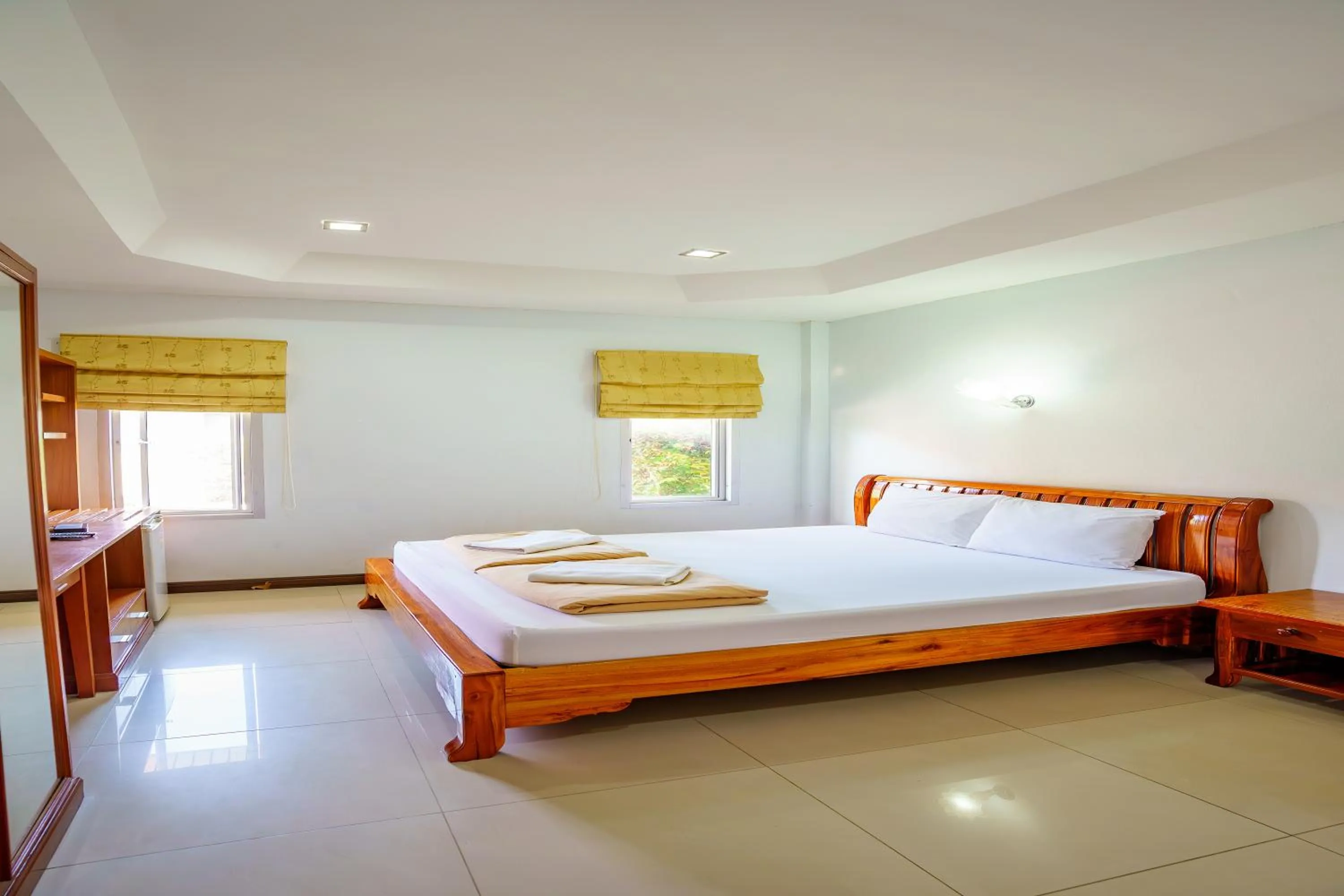 Photo of the whole room, Bed in Kebtawan Resort