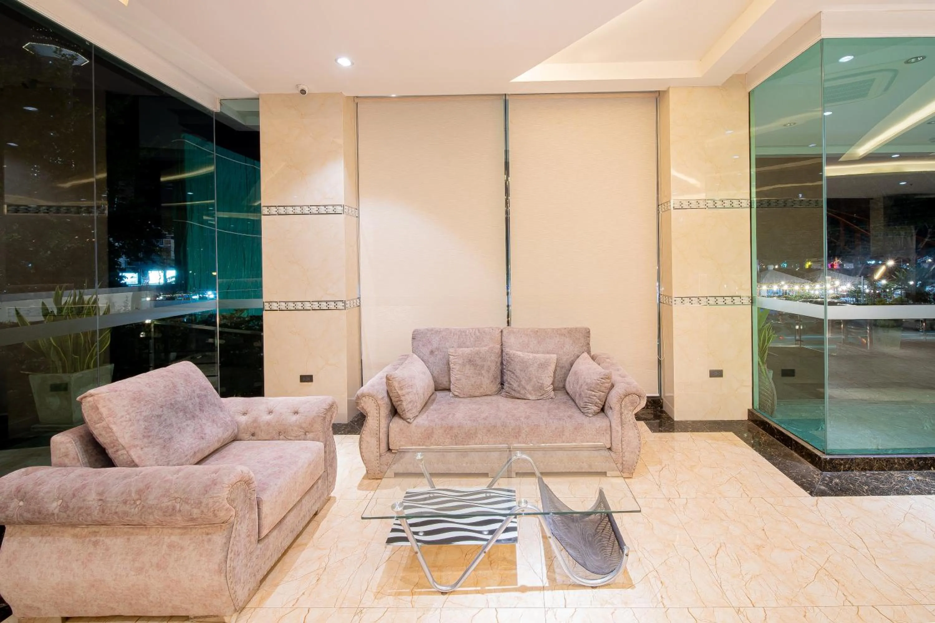 Communal lounge/ TV room in Royal Prince Resort Pattaya