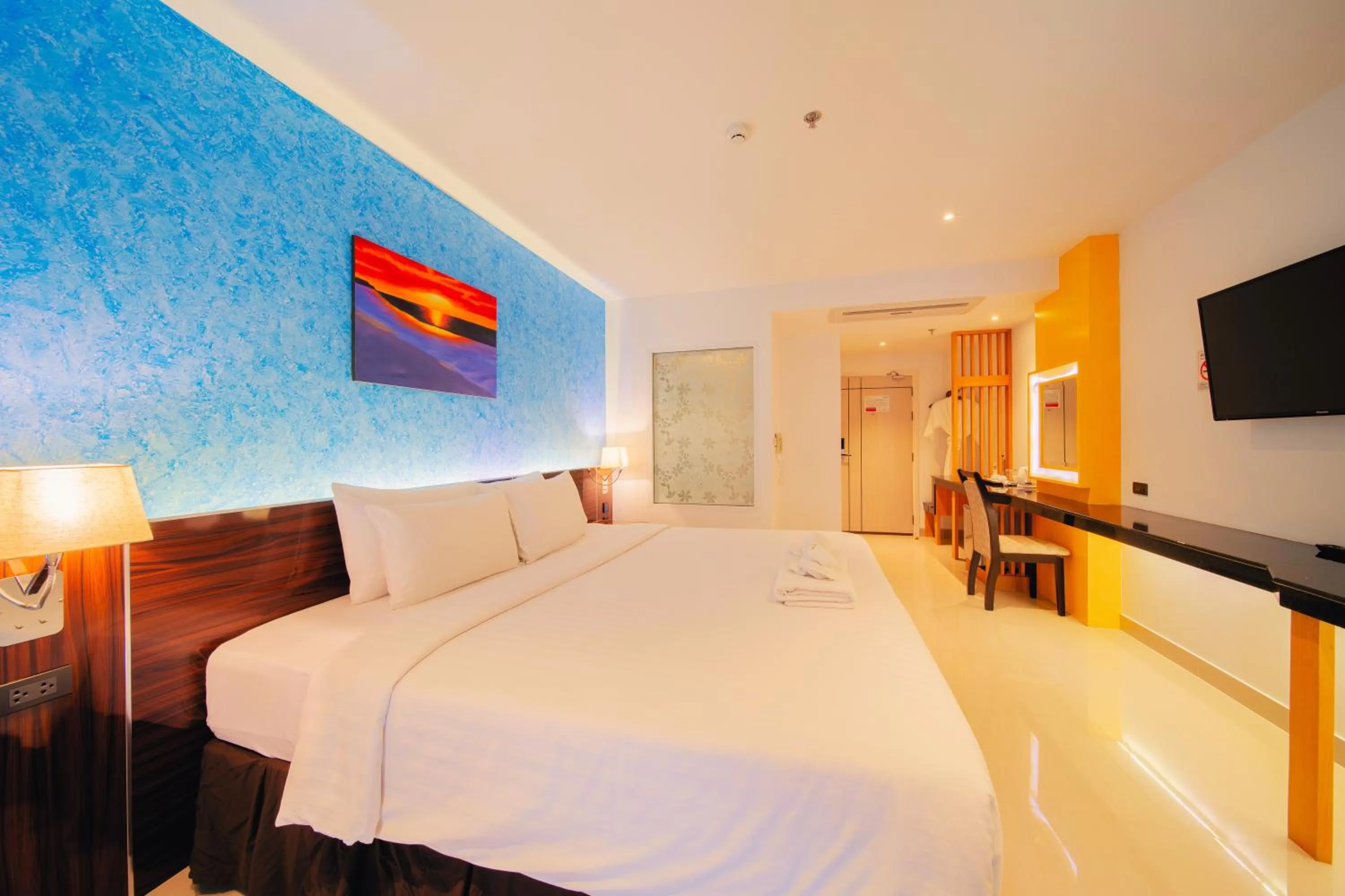Bedroom, Bed in Royal Prince Resort Pattaya